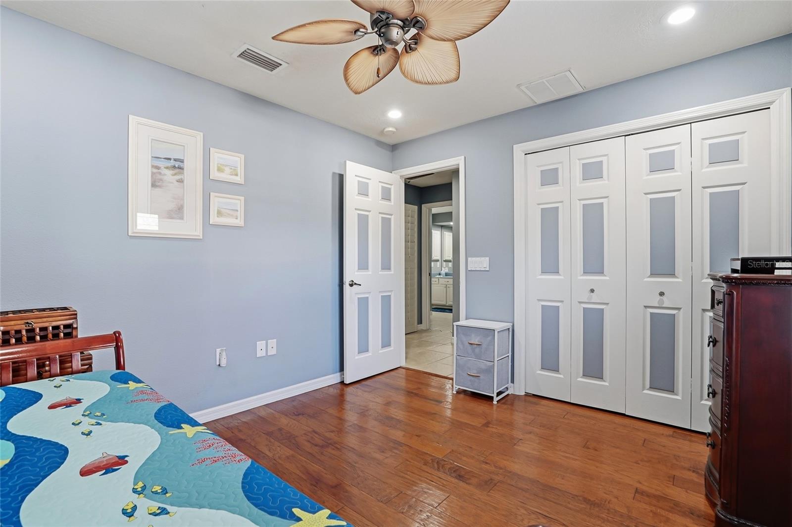 Image 33 of 66 For 296 Quartz Avenue