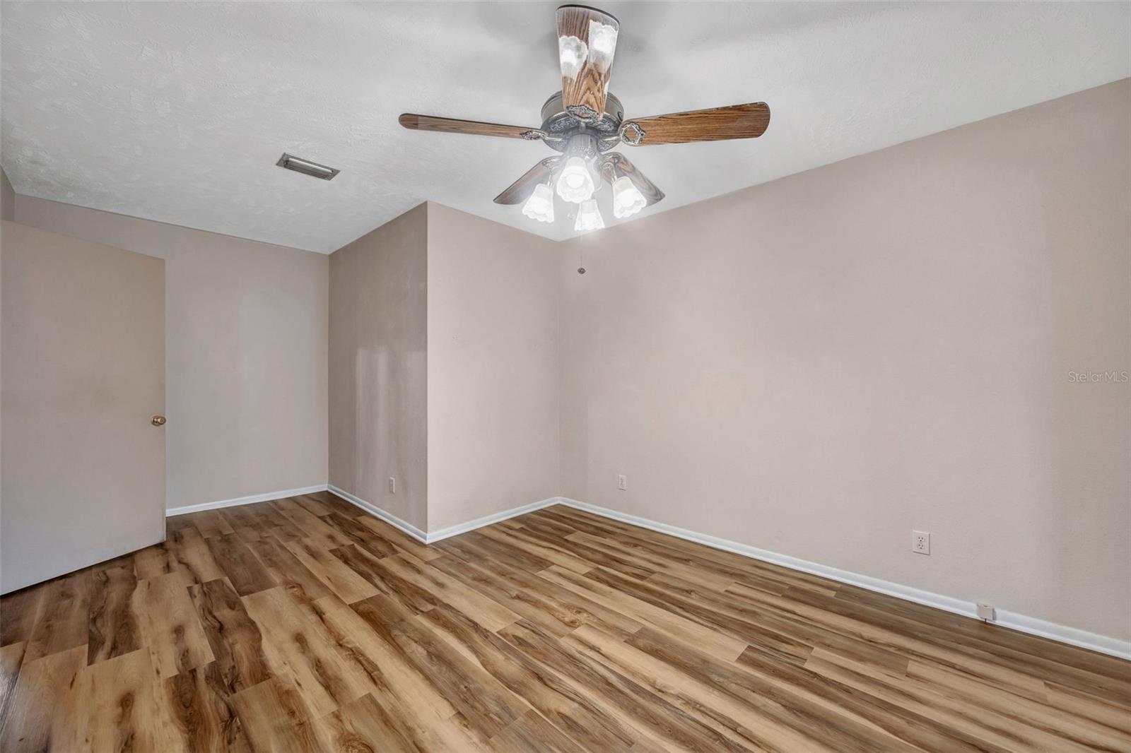 Image 34 of 82 For 6902 Potts Road