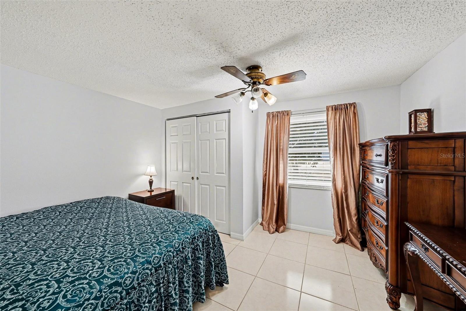 Listing photo id 18 for 6807 Dickinson Court