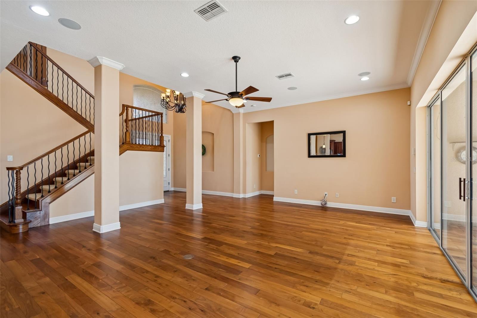 Listing photo id 8 for 2630 Grand Lakeside Drive