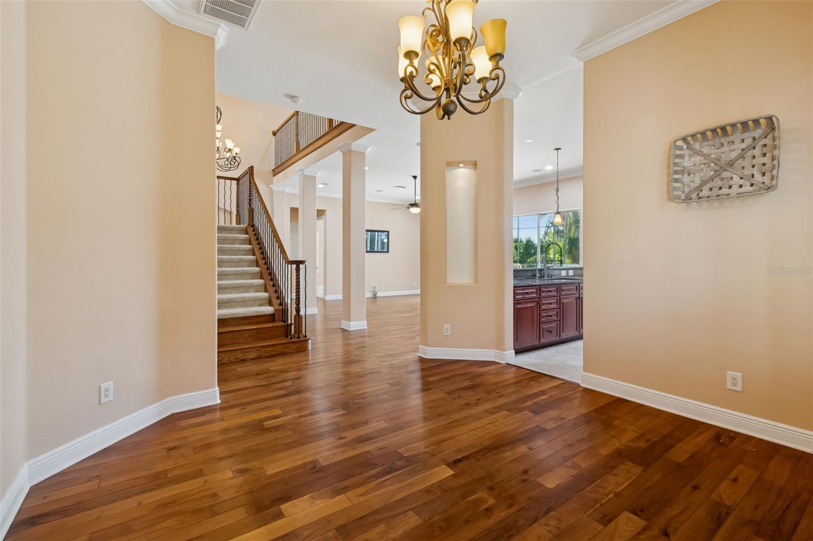 Listing photo id 21 for 2630 Grand Lakeside Drive