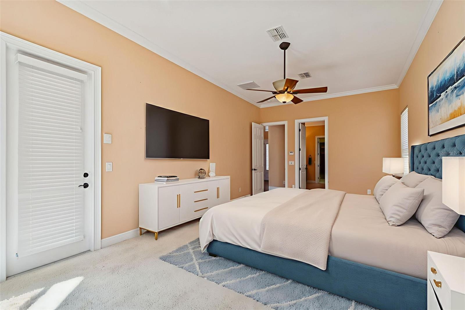 Listing photo id 28 for 2630 Grand Lakeside Drive