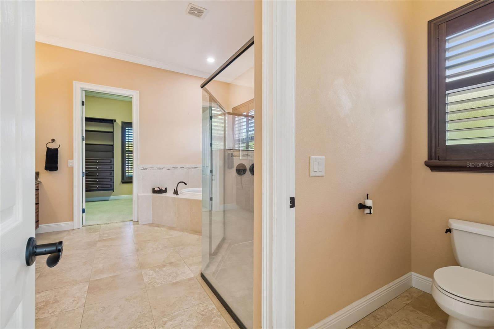 Listing photo id 29 for 2630 Grand Lakeside Drive