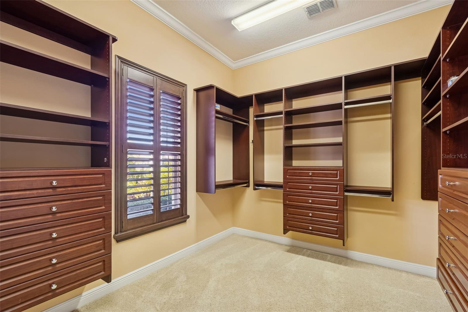 Listing photo id 34 for 2630 Grand Lakeside Drive