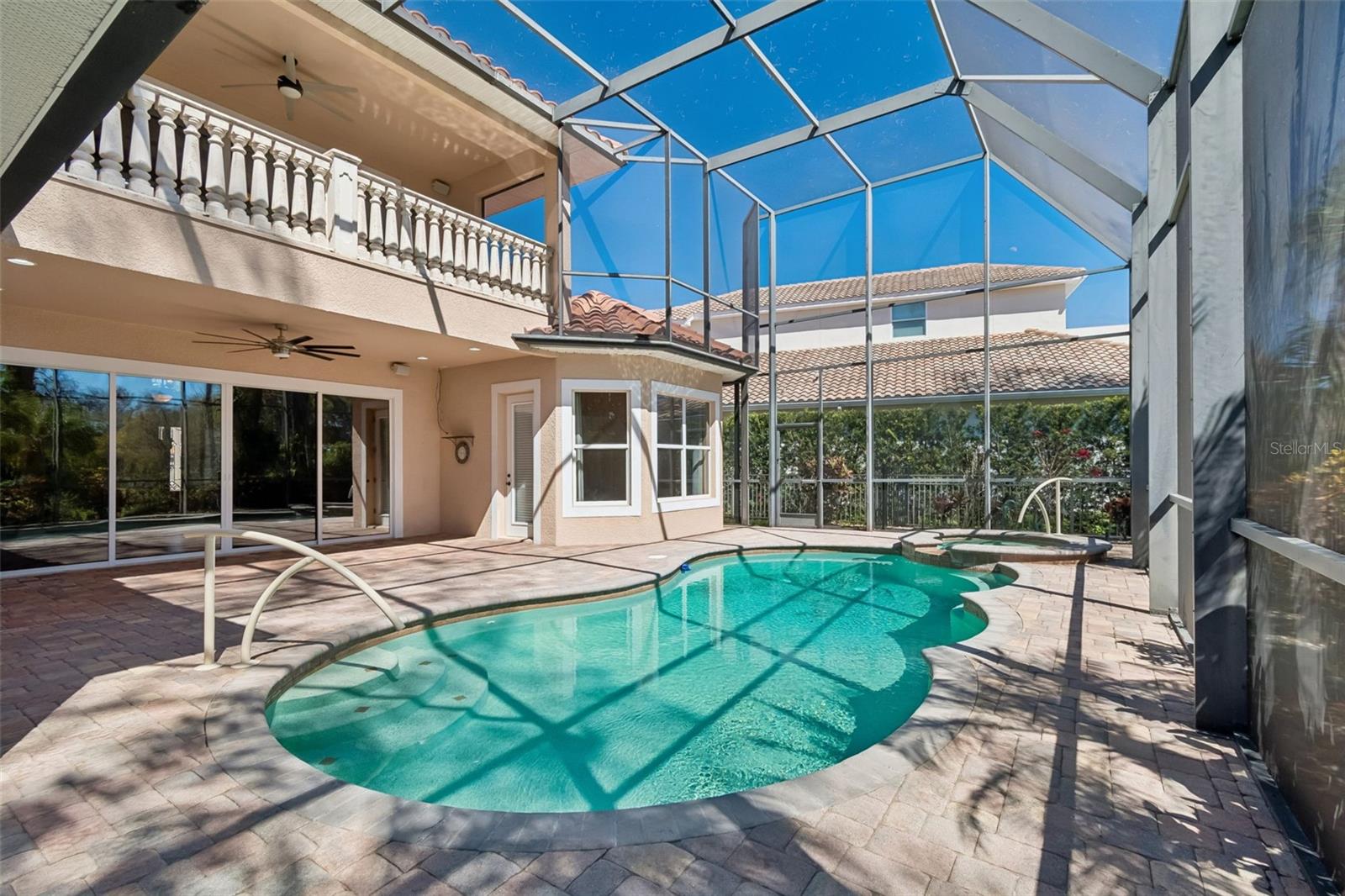 Listing photo id 45 for 2630 Grand Lakeside Drive