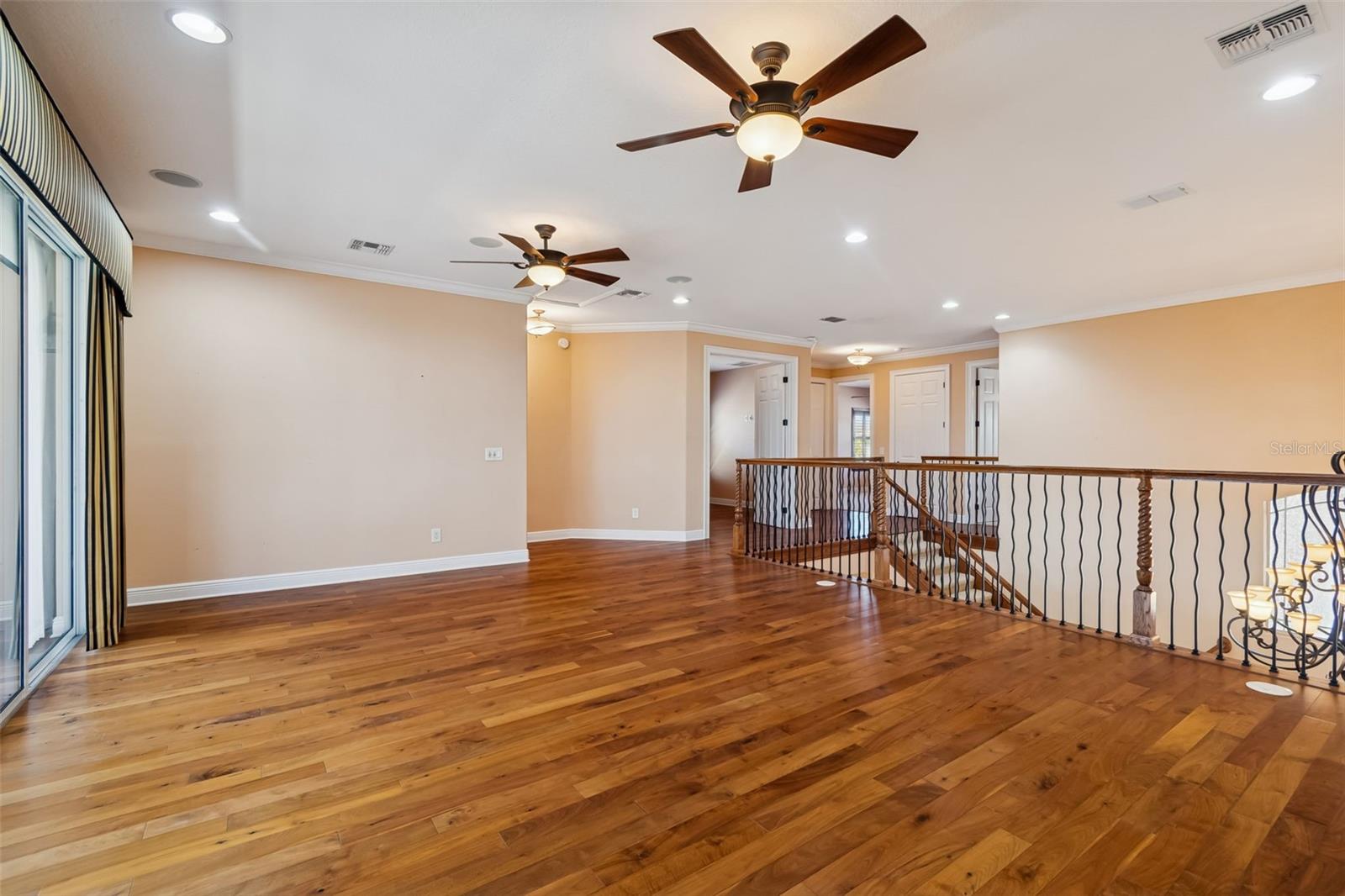 Listing photo id 55 for 2630 Grand Lakeside Drive