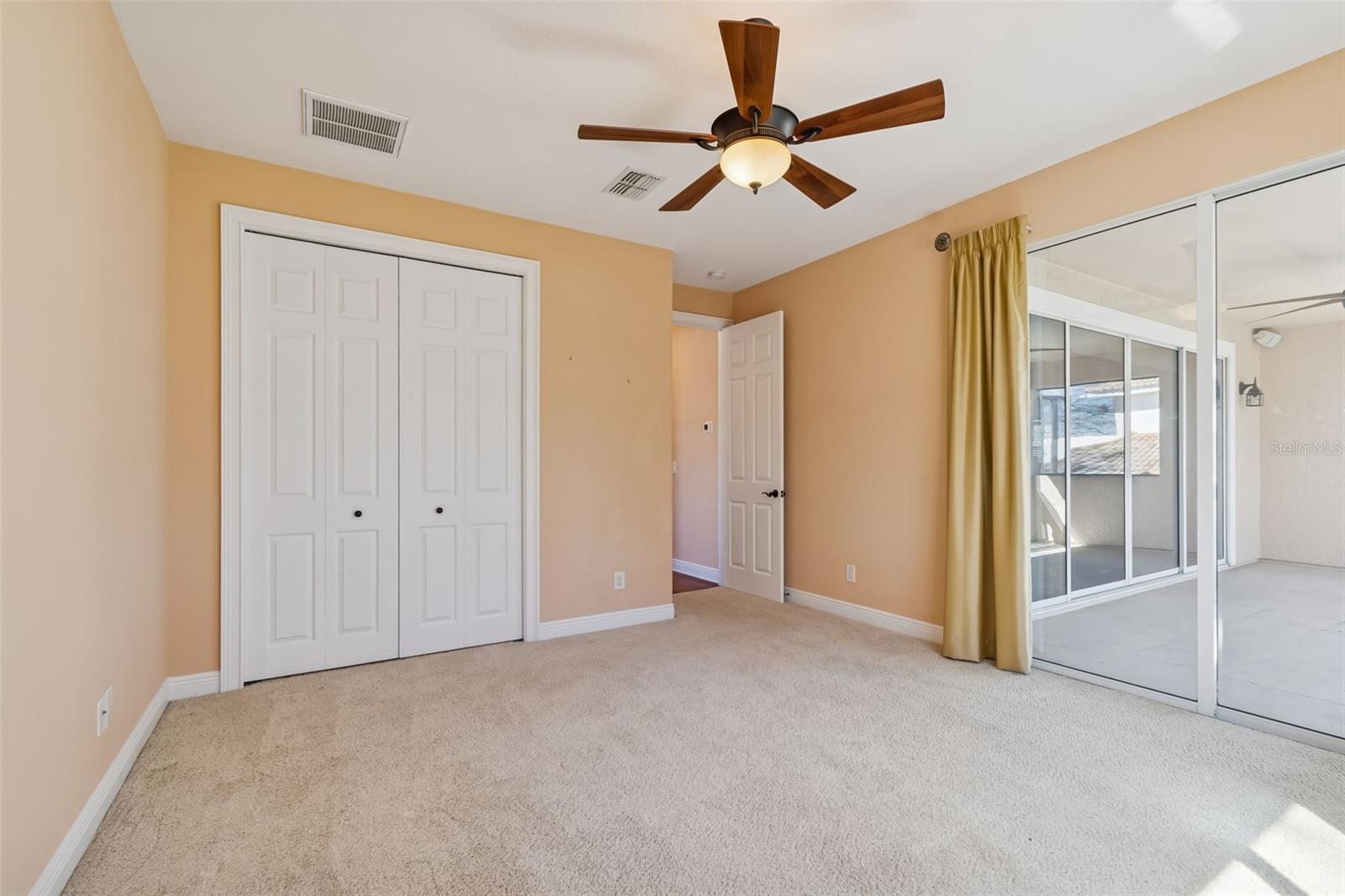 Listing photo id 59 for 2630 Grand Lakeside Drive