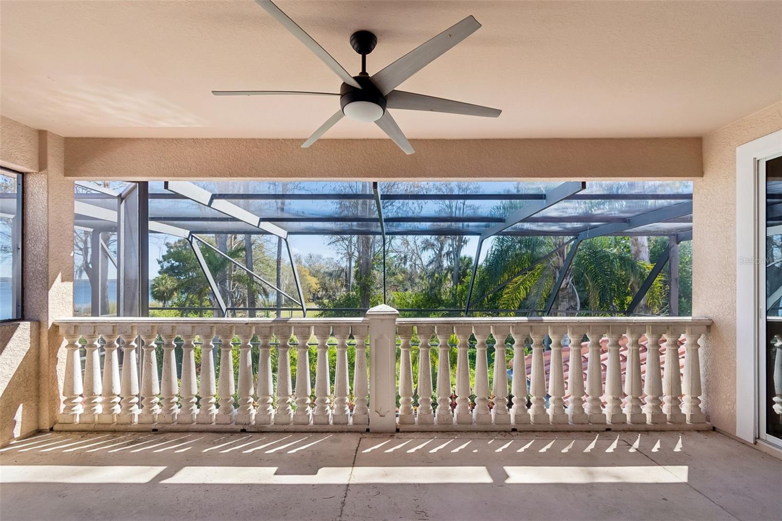 Listing photo id 63 for 2630 Grand Lakeside Drive