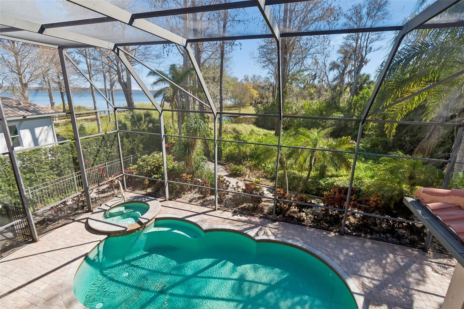 Listing photo id 65 for 2630 Grand Lakeside Drive