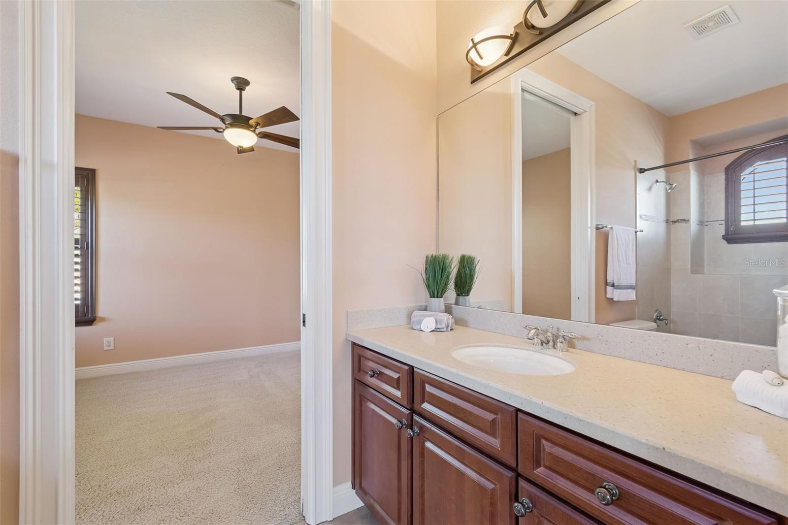 Listing photo id 69 for 2630 Grand Lakeside Drive