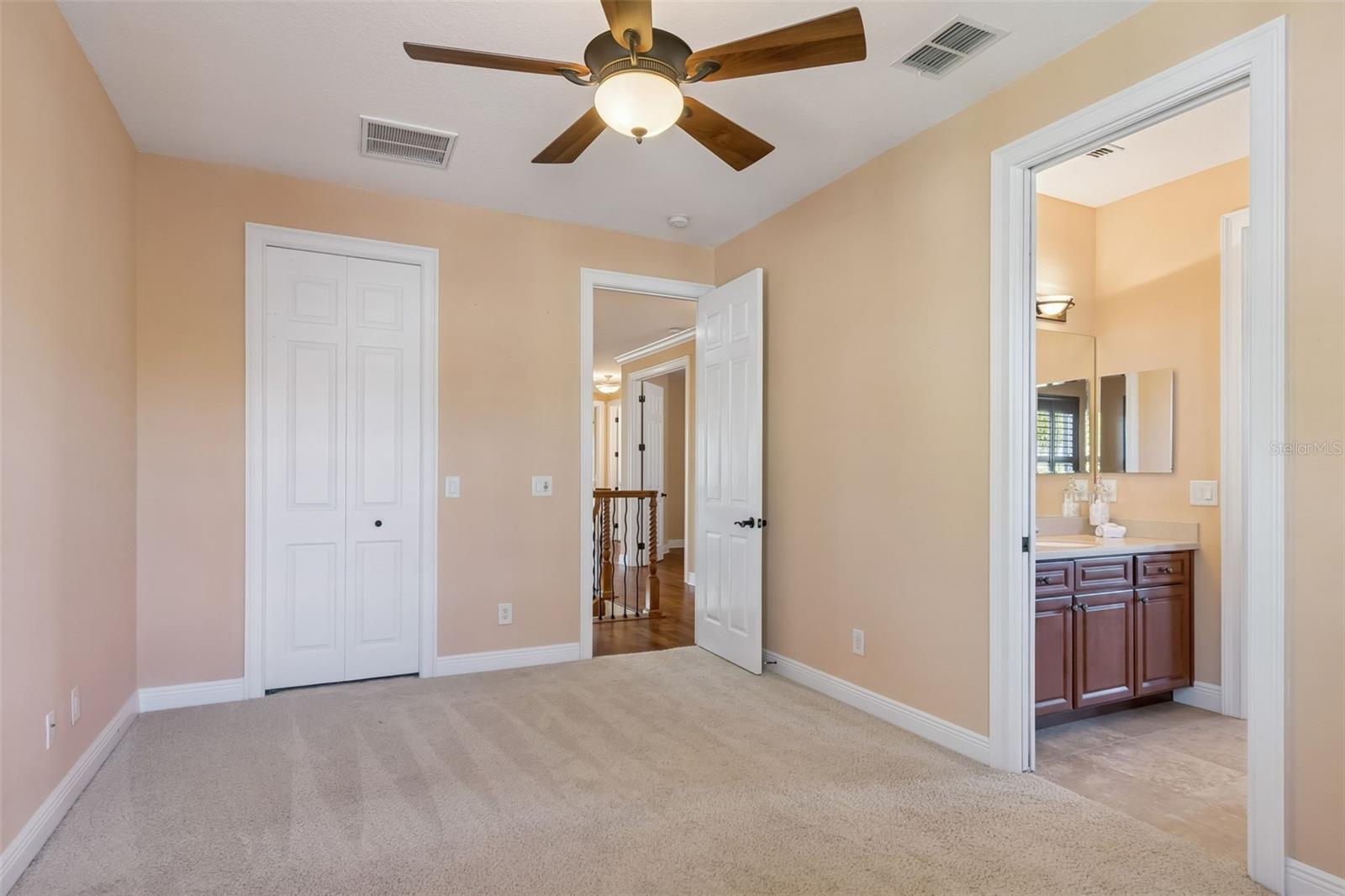 Listing photo id 72 for 2630 Grand Lakeside Drive