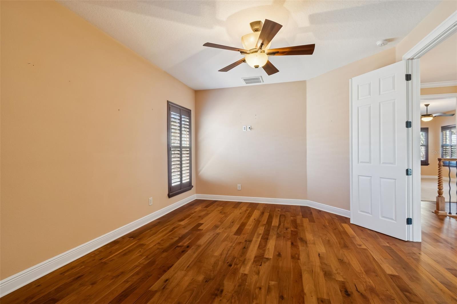 Listing photo id 74 for 2630 Grand Lakeside Drive