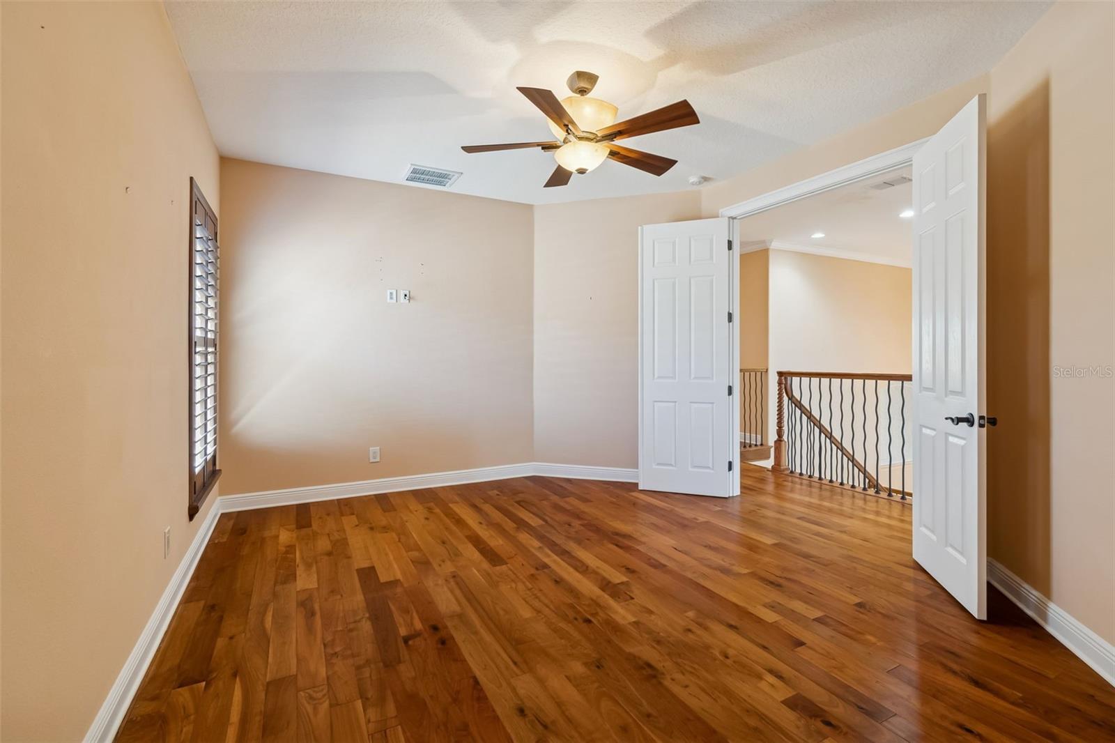 Listing photo id 75 for 2630 Grand Lakeside Drive