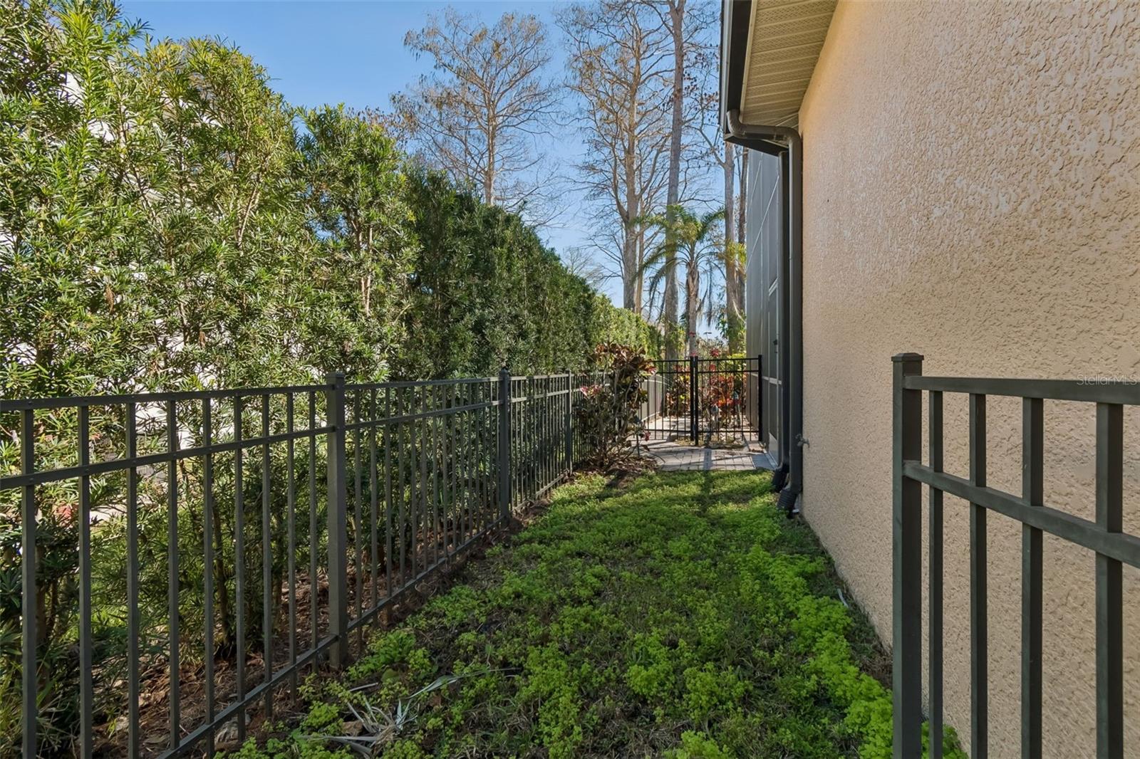 Listing photo id 79 for 2630 Grand Lakeside Drive