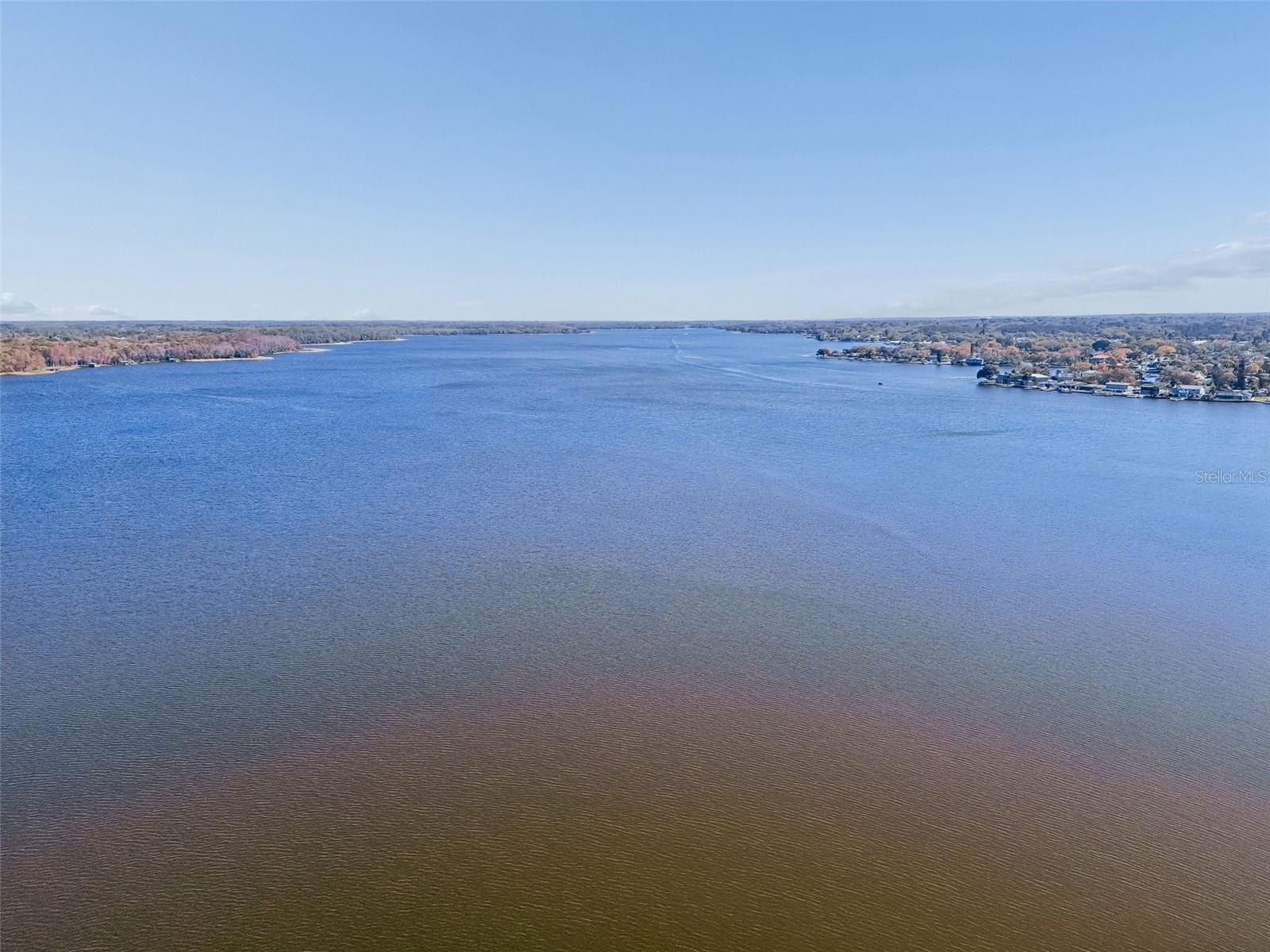 Listing photo id 97 for 2630 Grand Lakeside Drive