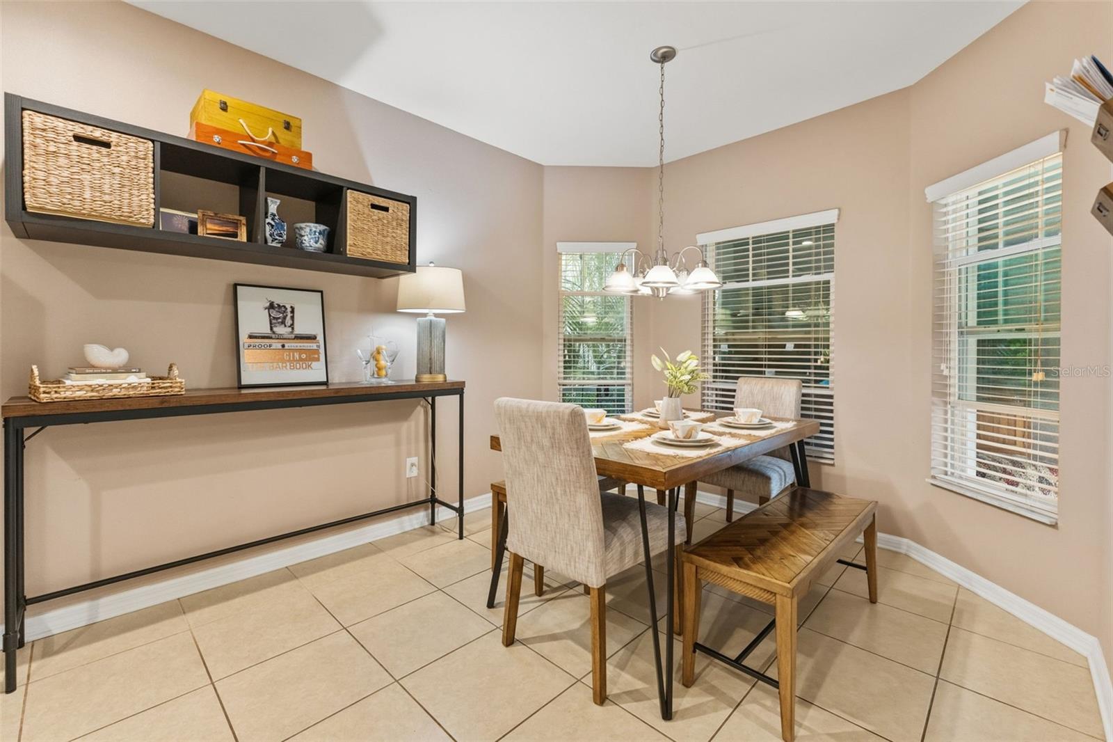 Listing photo id 9 for 6058 Fishhawk Crossing Boulevard