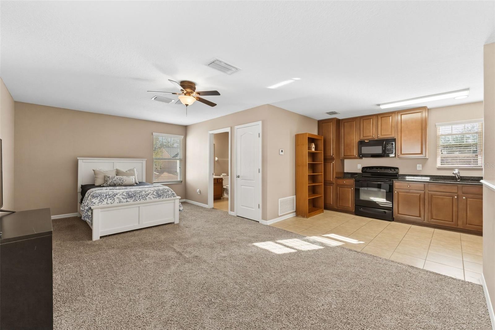 Listing photo id 5 for 6058 Fishhawk Crossing Boulevard