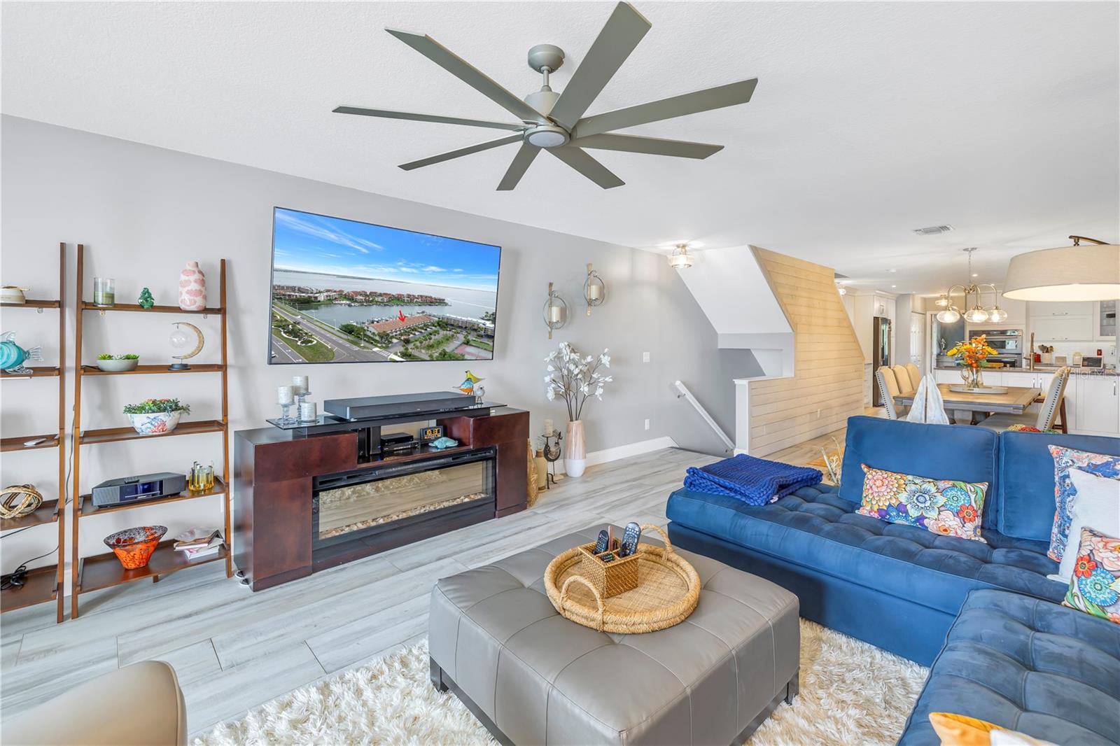 Image 11 of 80 For 117 Yacht Club Lane