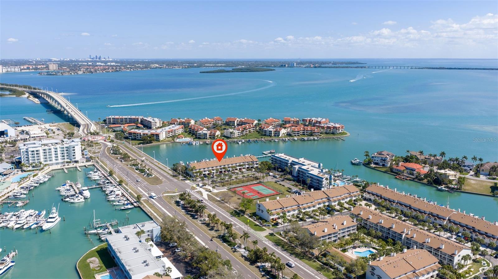 Image 4 of 80 For 117 Yacht Club Lane