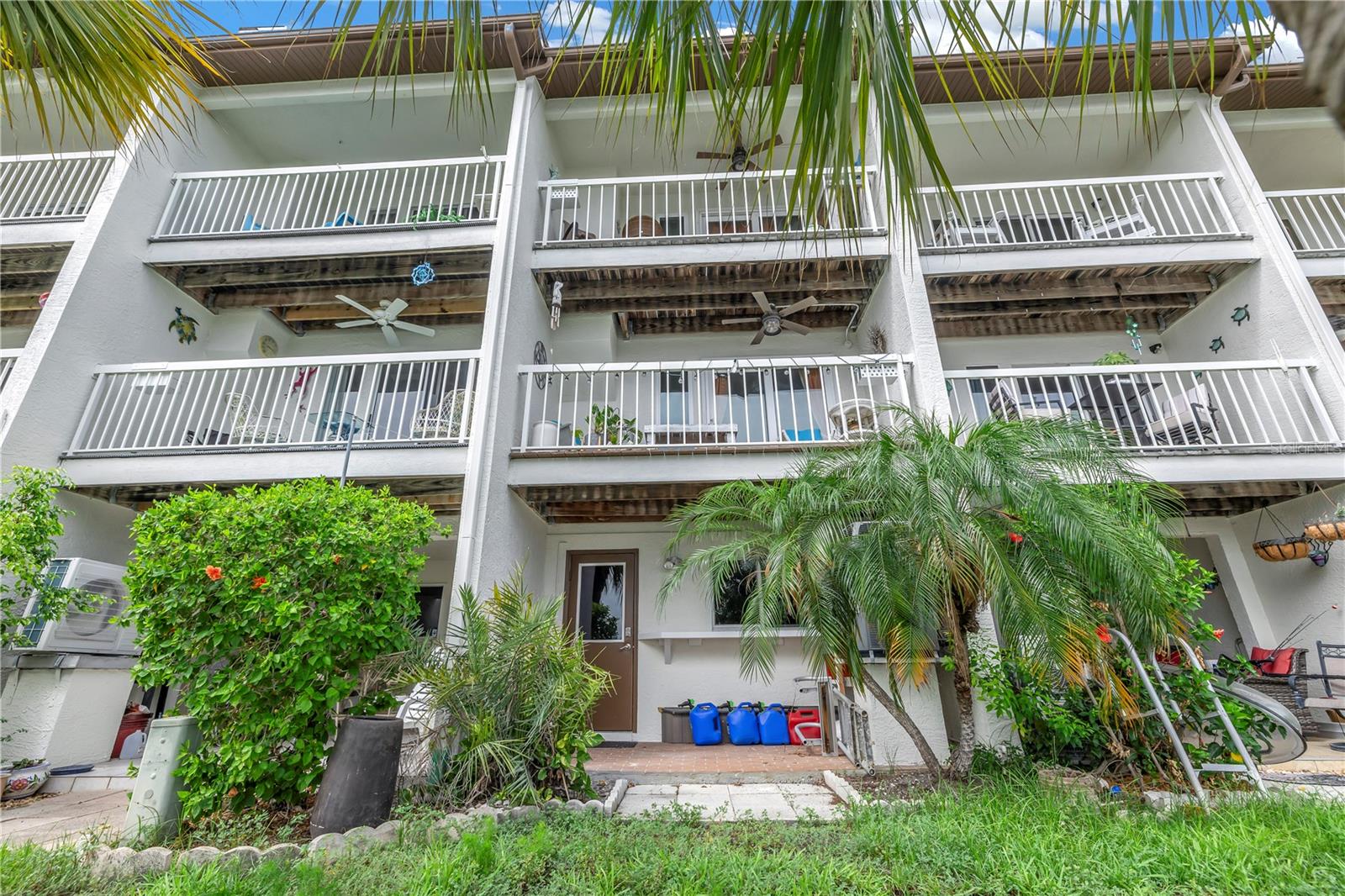 Image 52 of 80 For 117 Yacht Club Lane