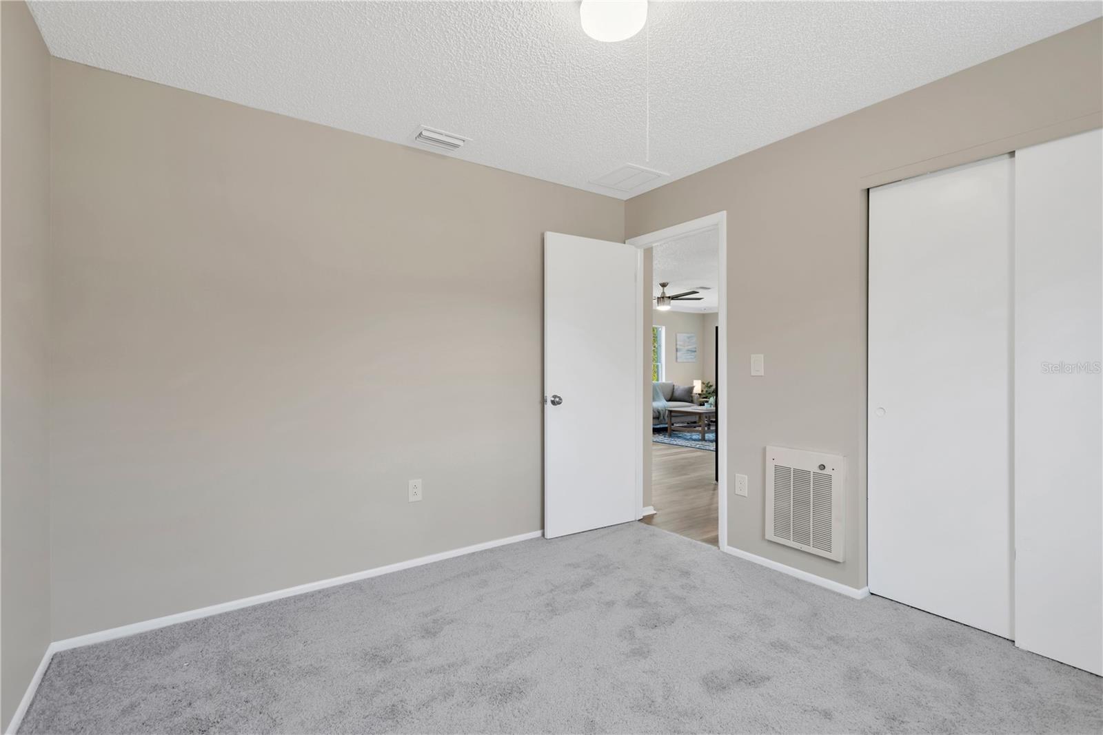 Listing photo id 13 for 12526 Lacey Drive