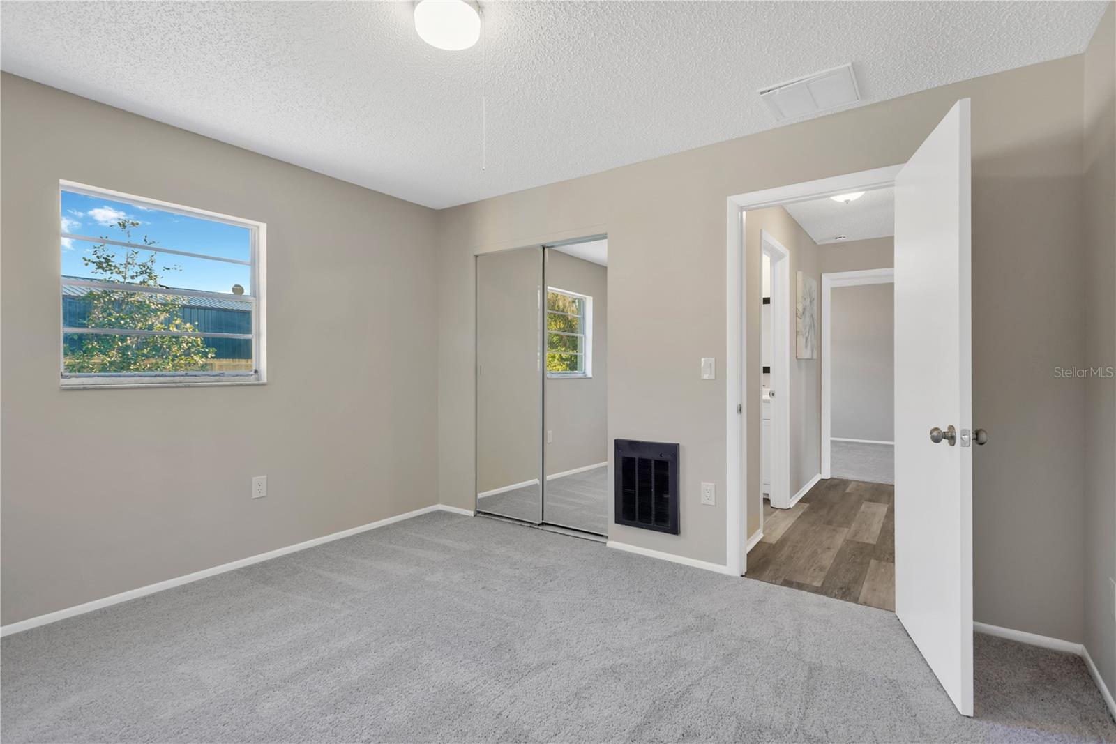 Listing photo id 16 for 12526 Lacey Drive