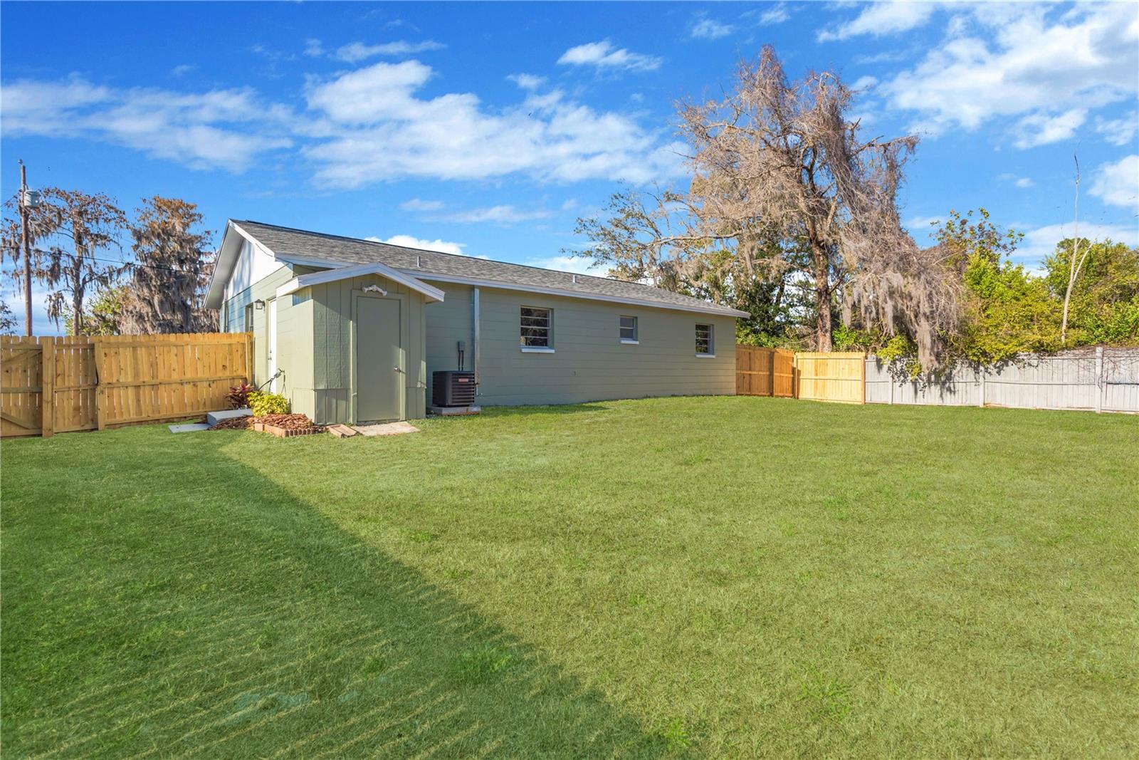 Listing photo id 17 for 12526 Lacey Drive
