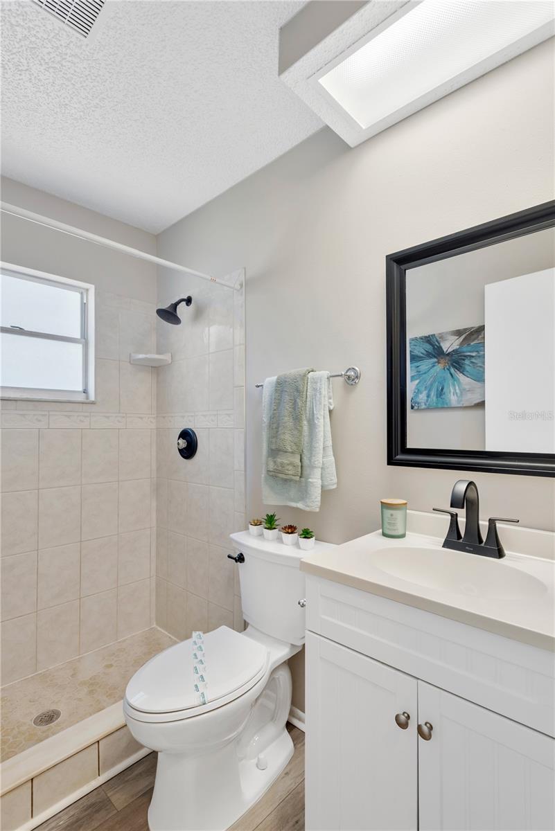 Listing photo id 19 for 12526 Lacey Drive