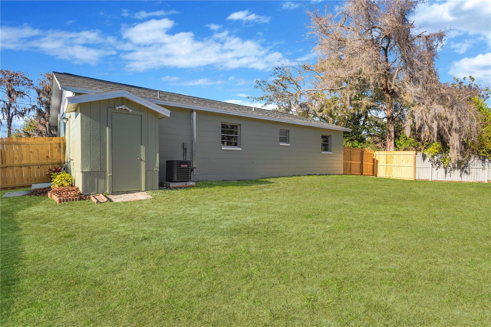 Listing photo id 21 for 12526 Lacey Drive