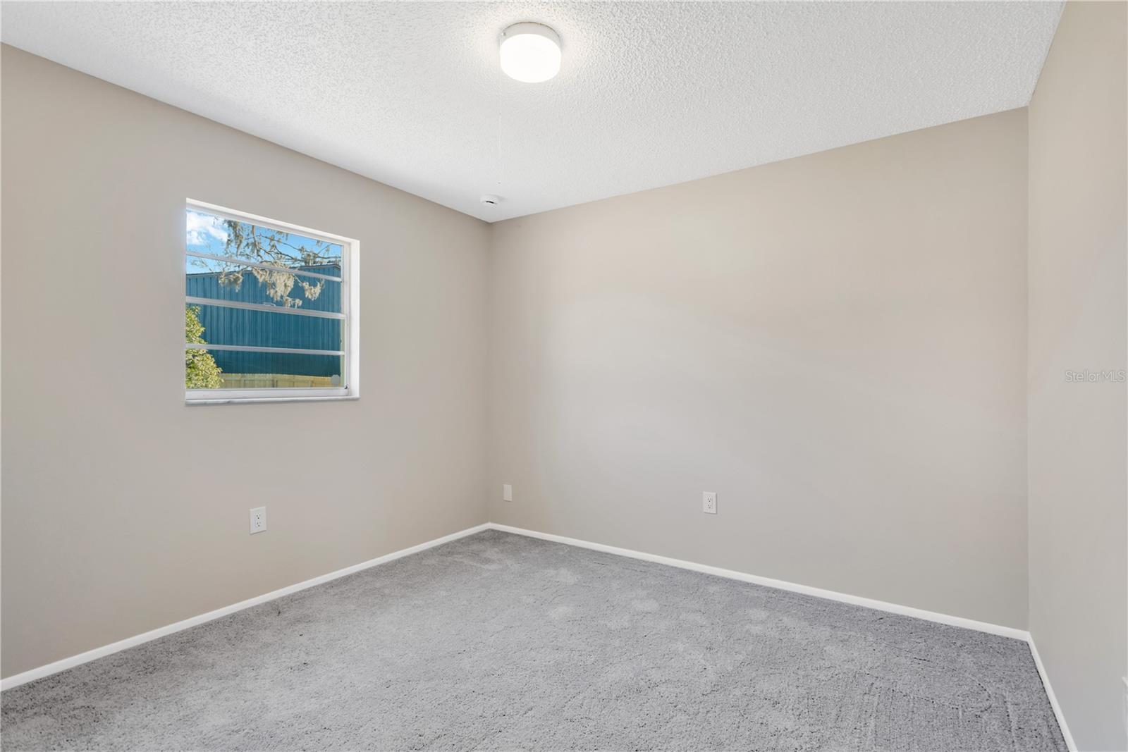 Listing photo id 22 for 12526 Lacey Drive