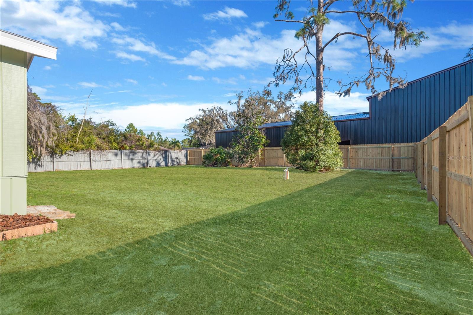 Listing photo id 23 for 12526 Lacey Drive