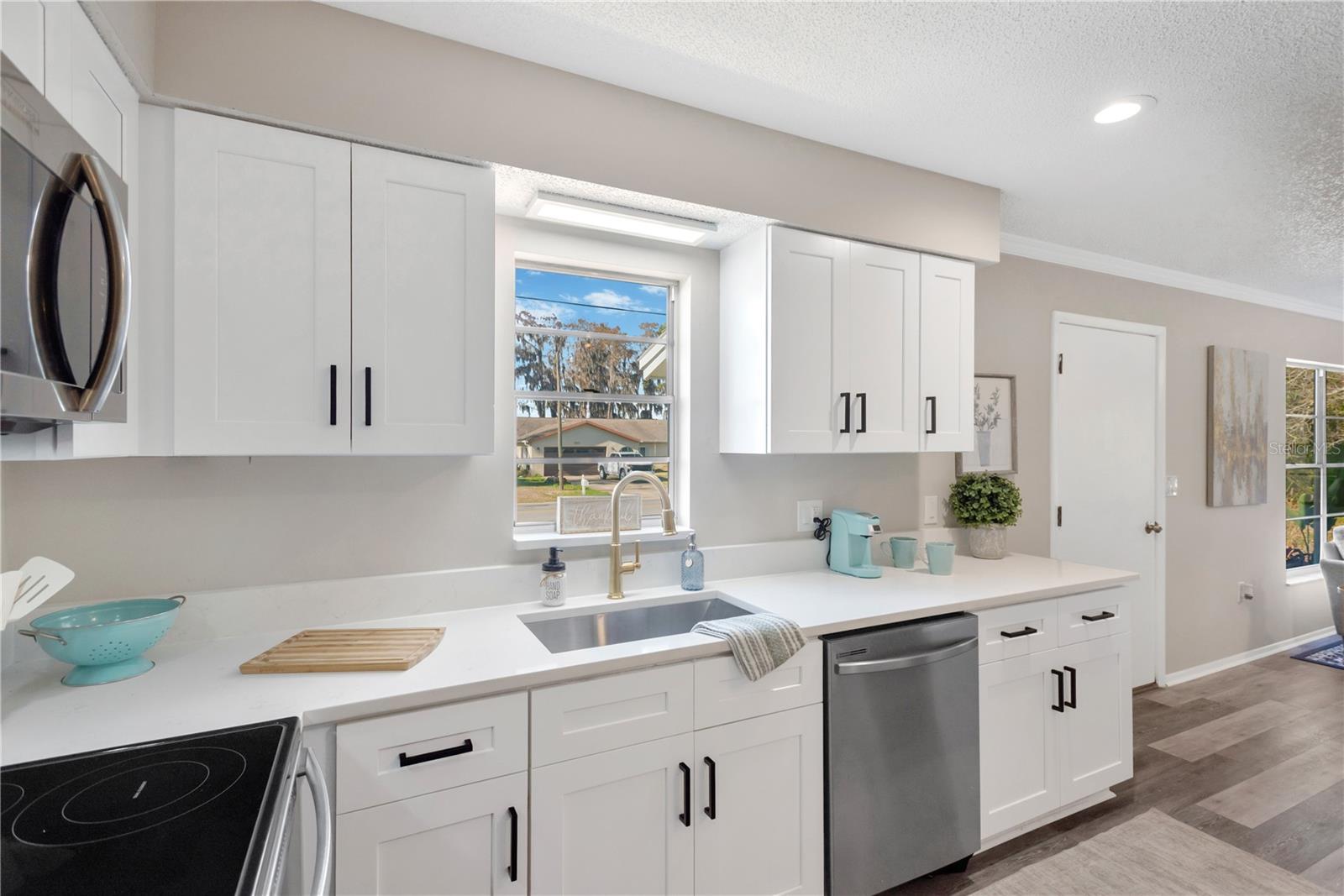 Listing photo id 3 for 12526 Lacey Drive