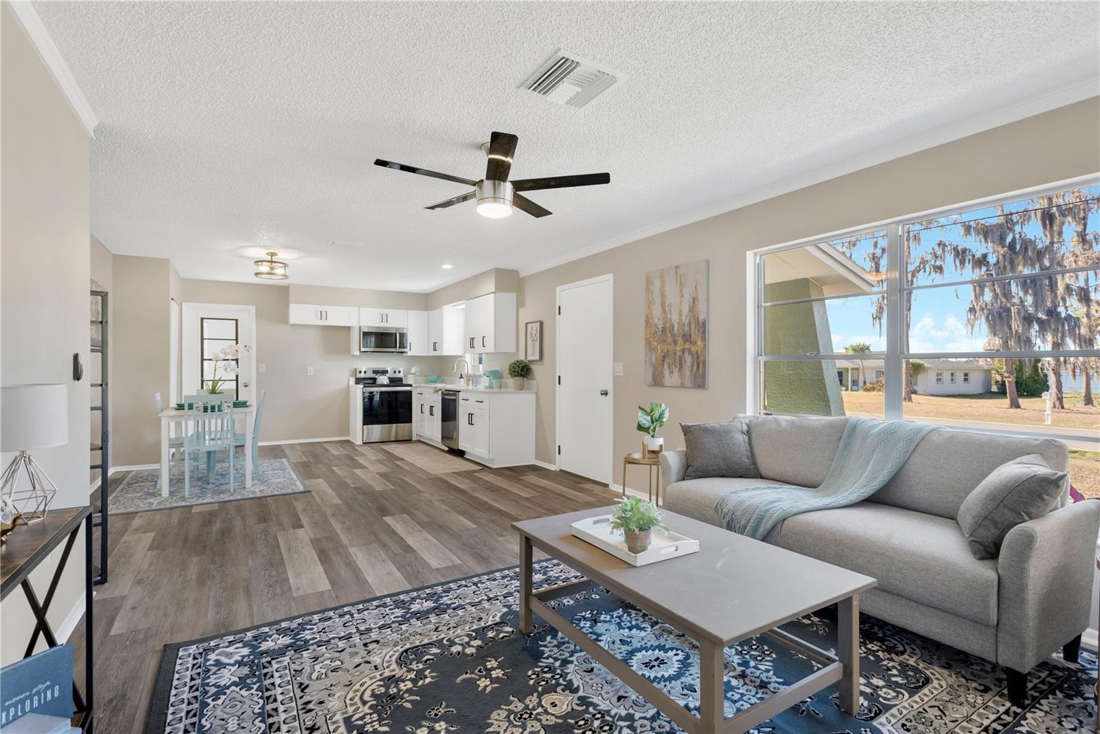 Listing photo id 7 for 12526 Lacey Drive