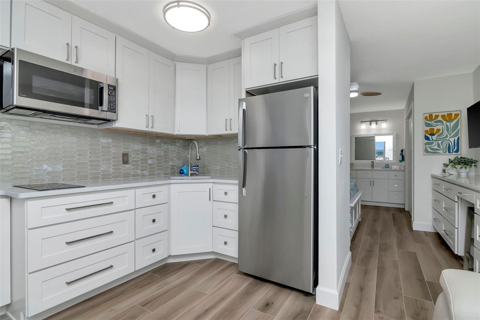 Image 14 of 39 For 2700 Gulf Boulevard W2