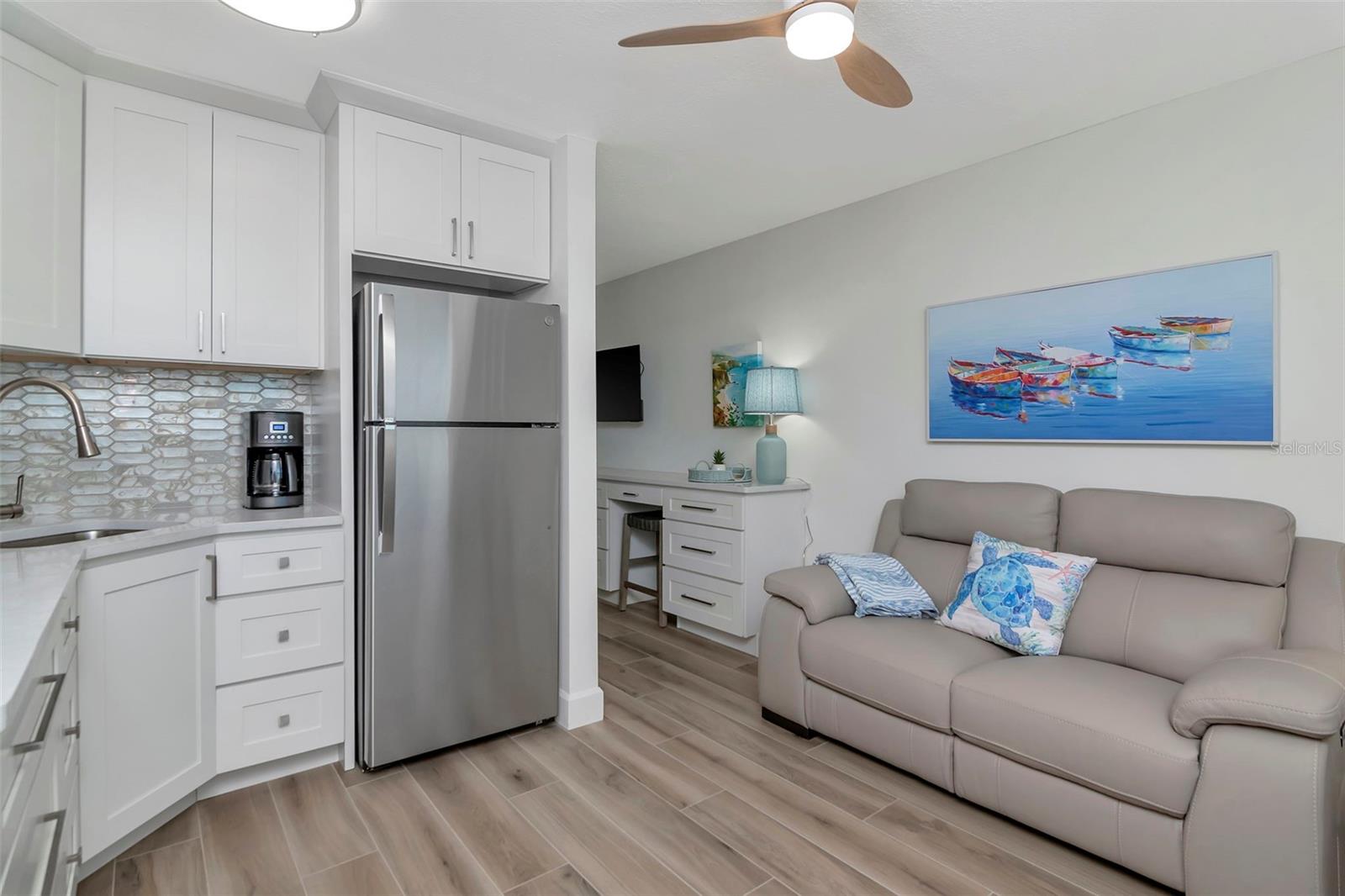 Image 15 of 39 For 2700 Gulf Boulevard W2