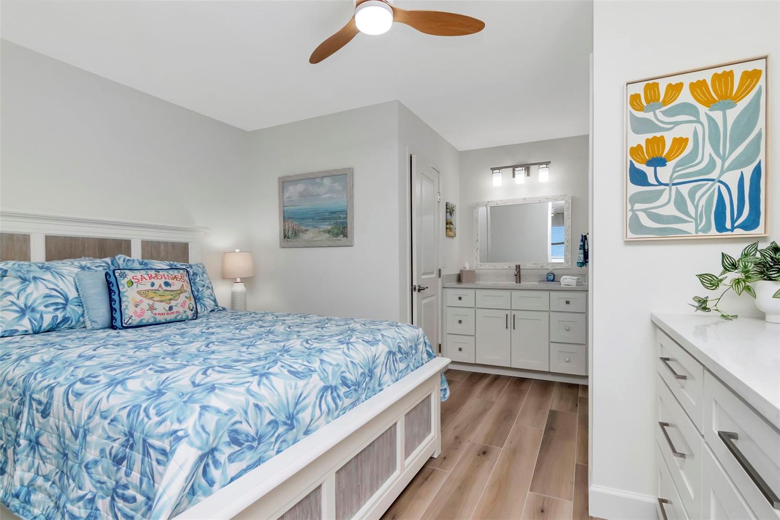 Image 21 of 39 For 2700 Gulf Boulevard W2