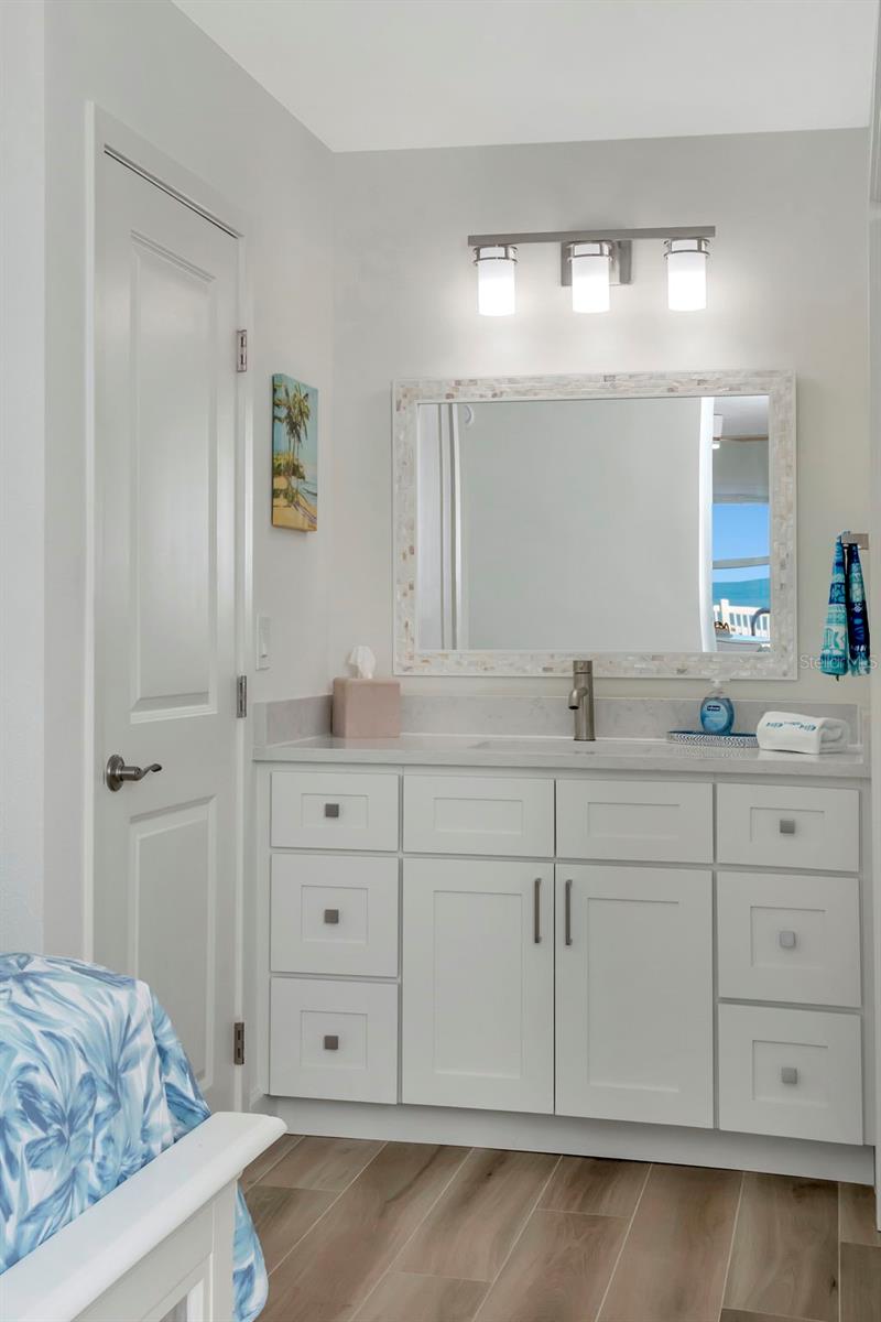 Image 24 of 39 For 2700 Gulf Boulevard W2