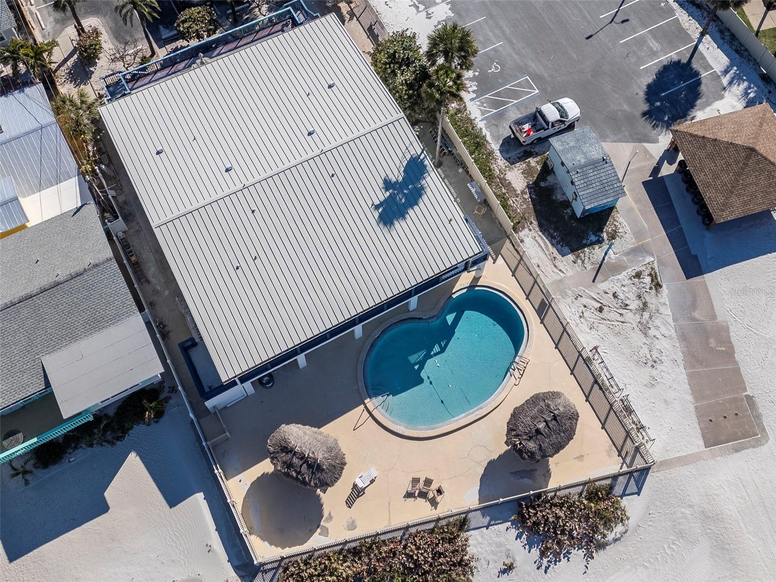 Image 6 of 39 For 2700 Gulf Boulevard W2