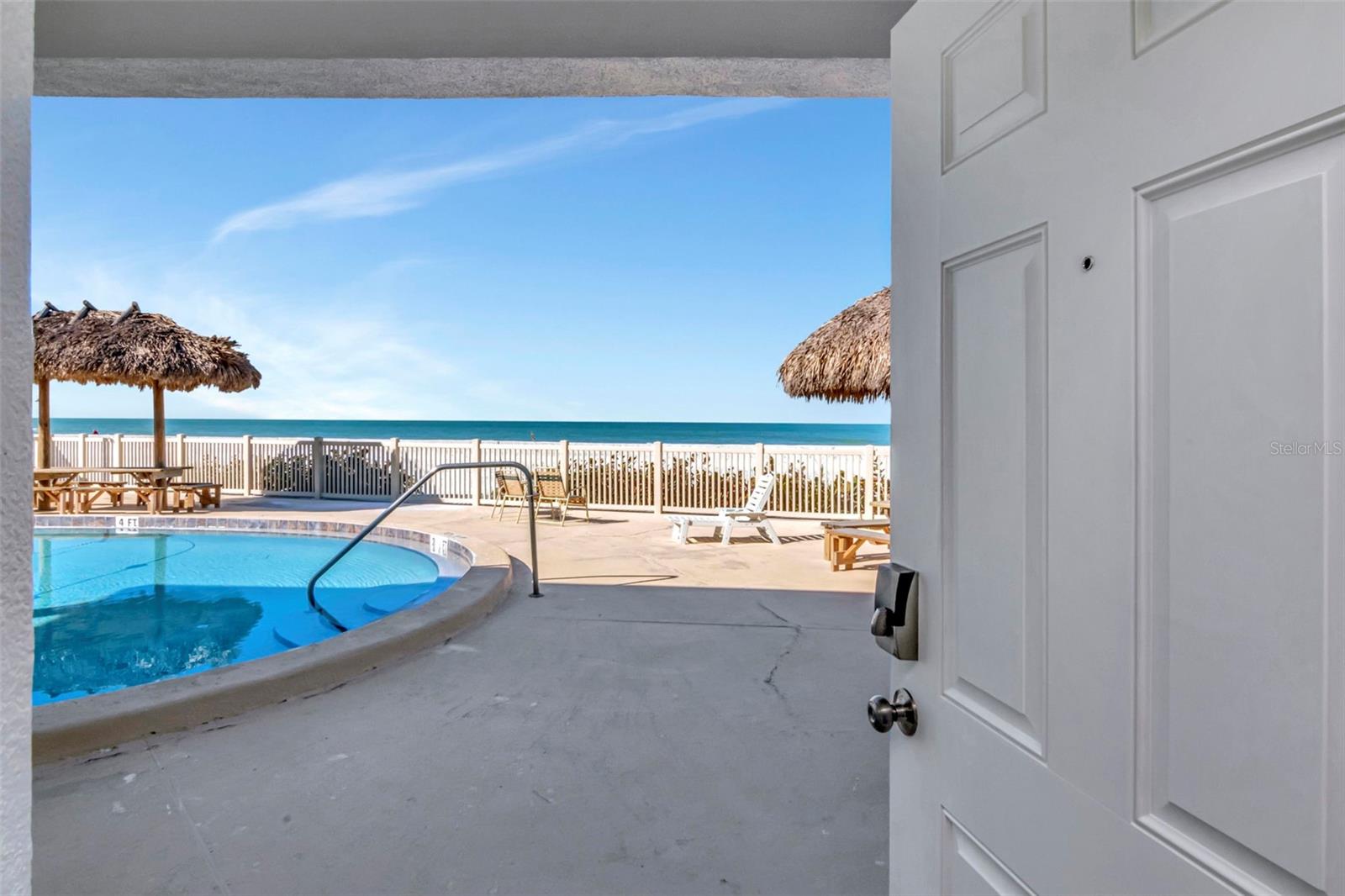 Image 7 of 39 For 2700 Gulf Boulevard W2