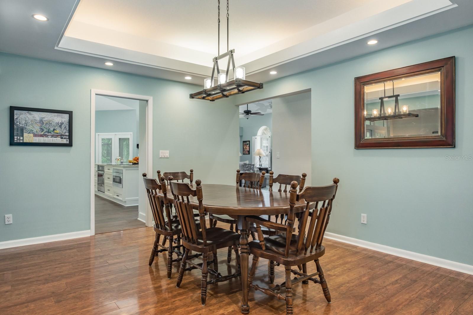 Image 17 of 90 For 110 Woodglen Court