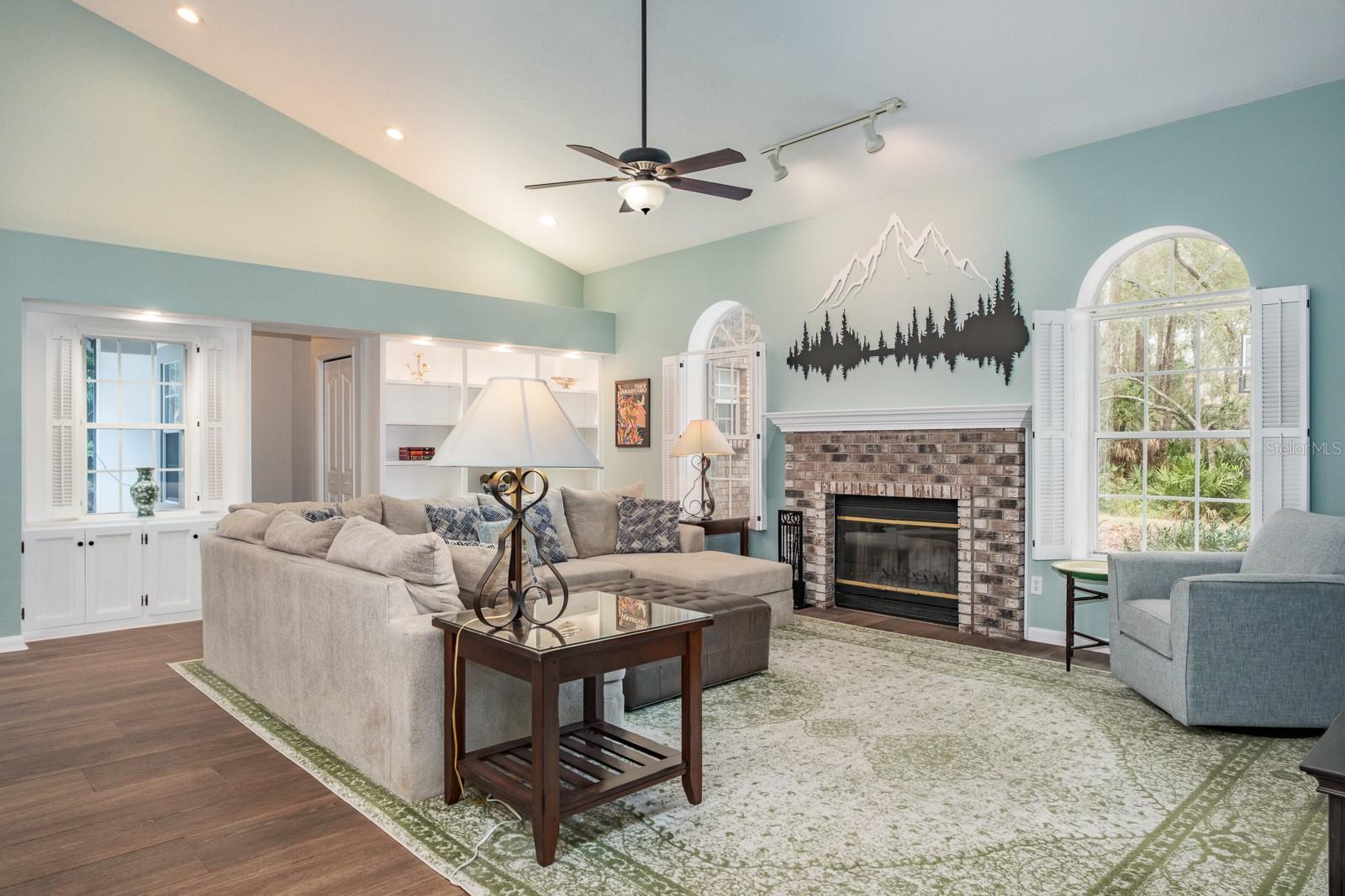 Image 19 of 90 For 110 Woodglen Court