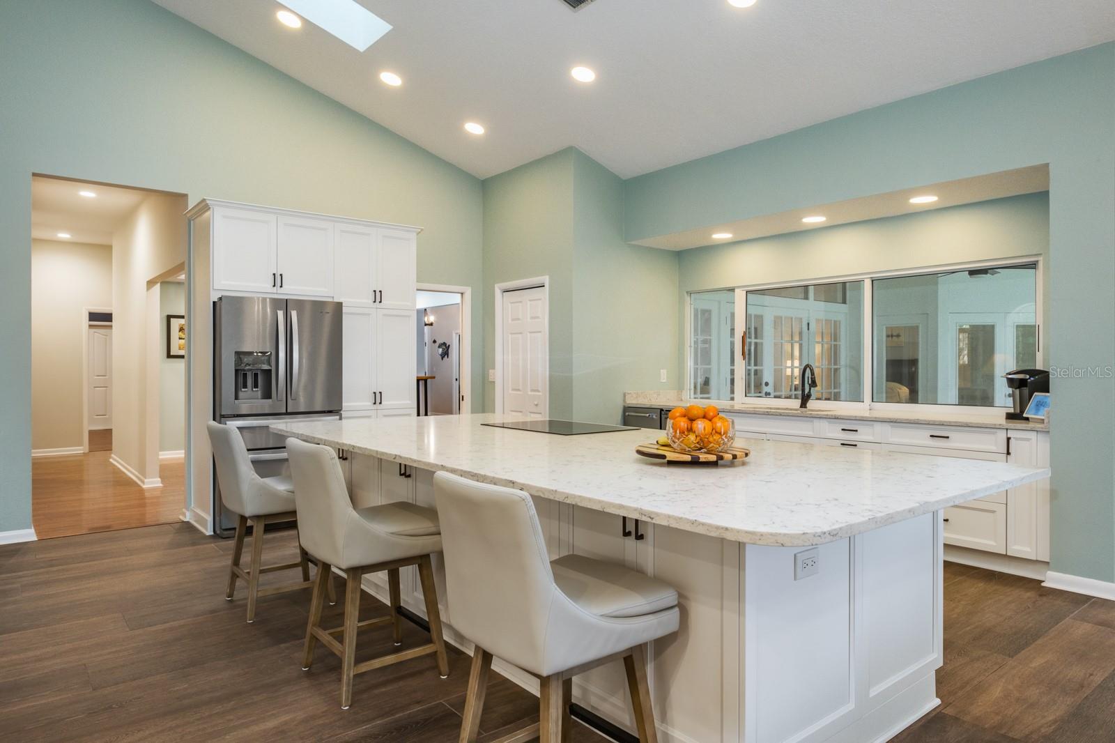 Image 28 of 90 For 110 Woodglen Court