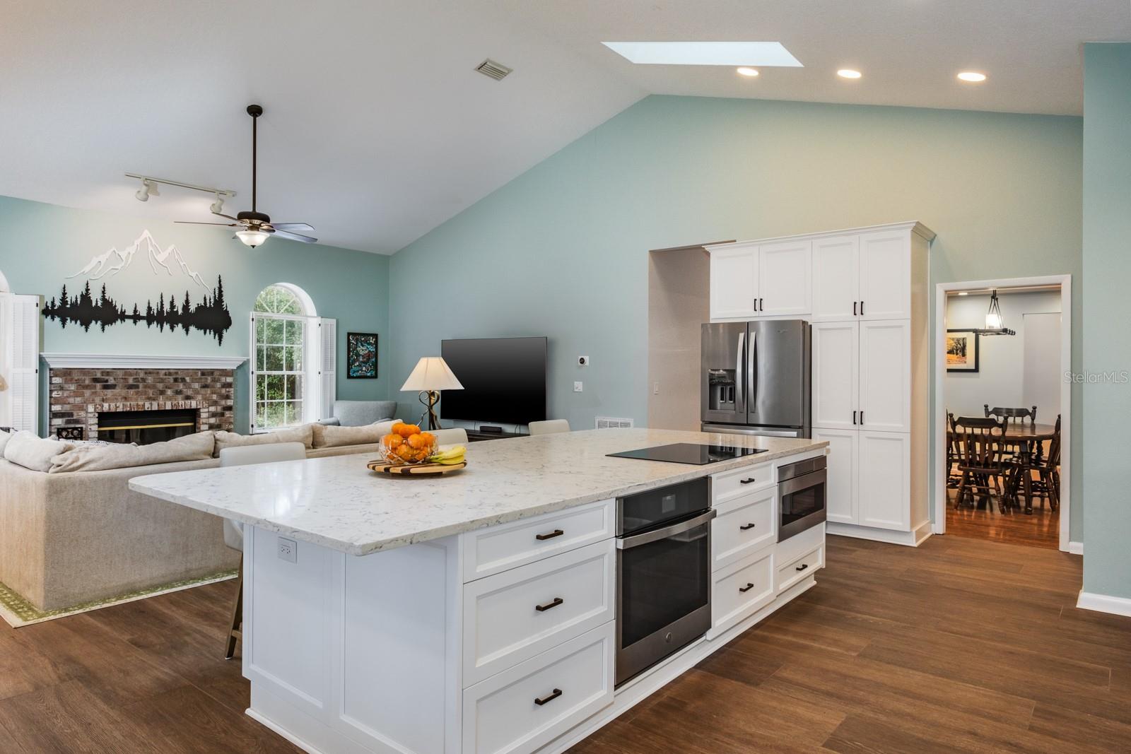 Image 32 of 90 For 110 Woodglen Court