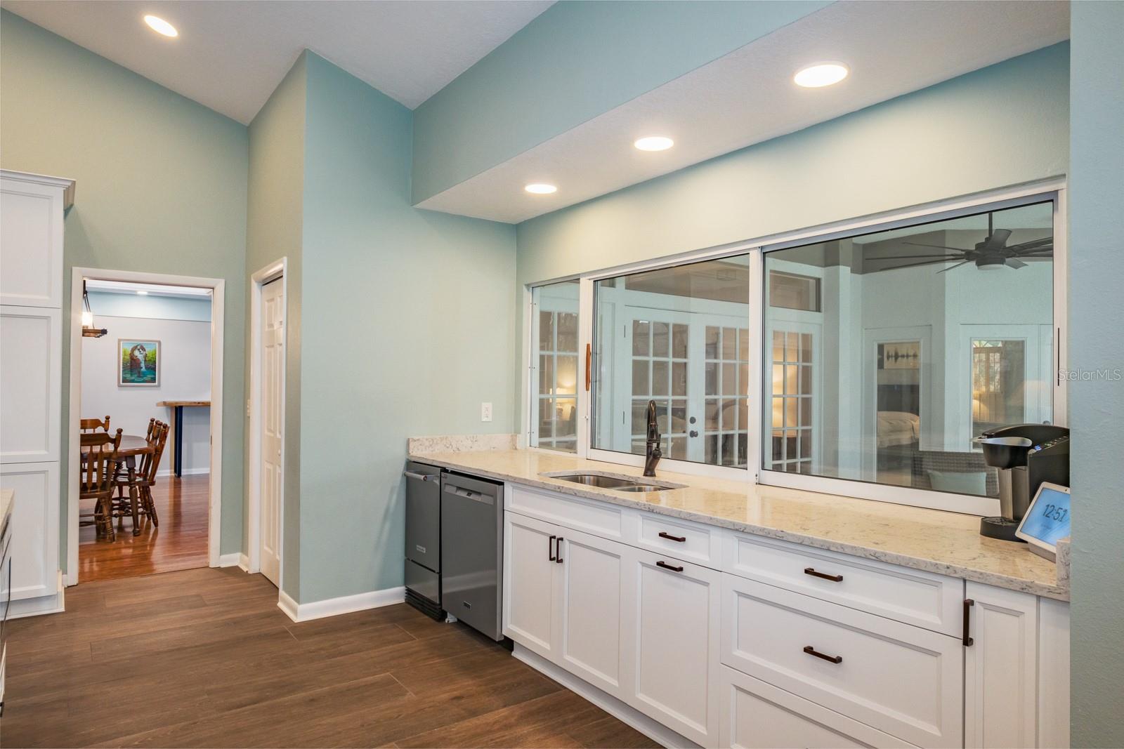 Image 33 of 90 For 110 Woodglen Court