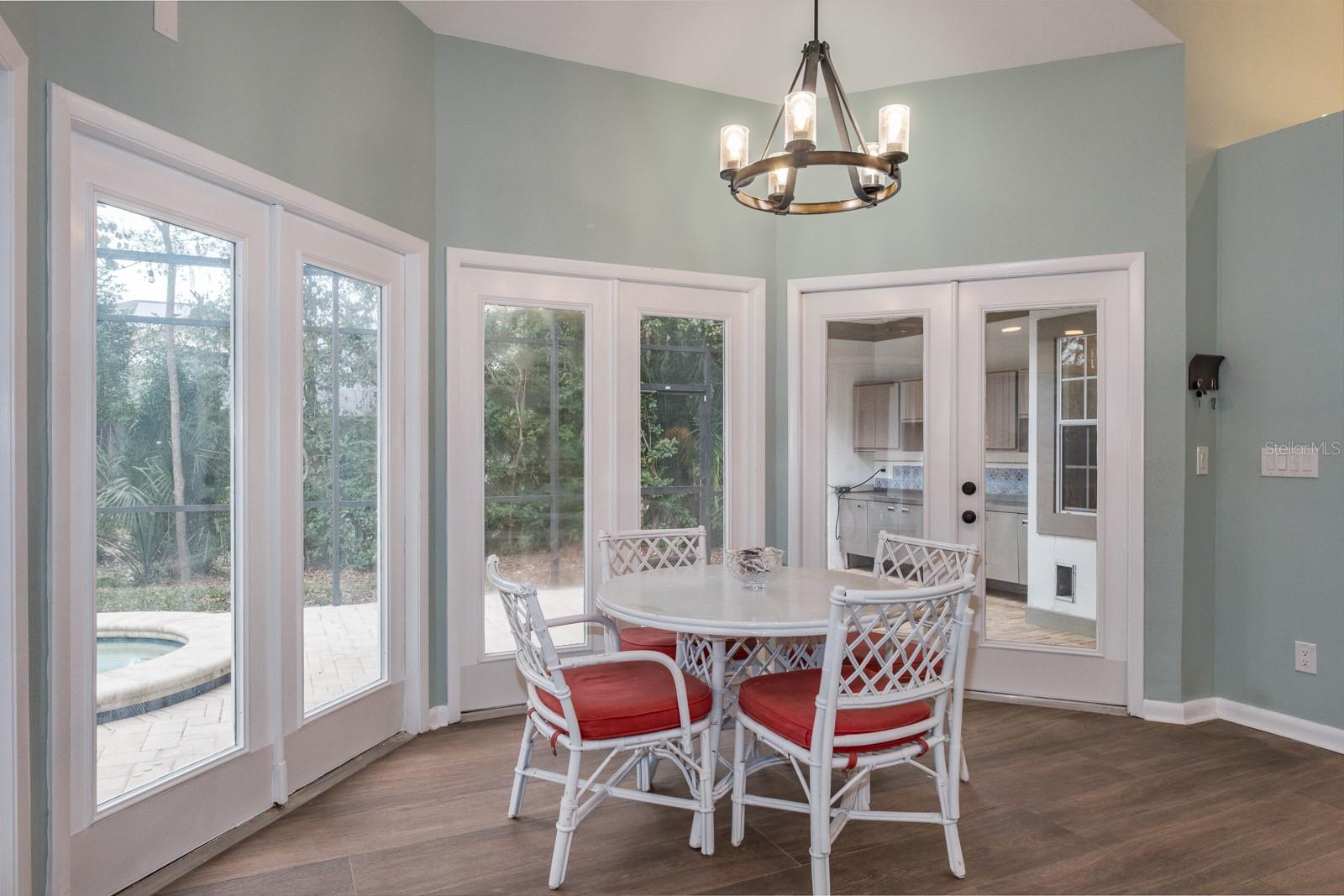 Image 35 of 90 For 110 Woodglen Court