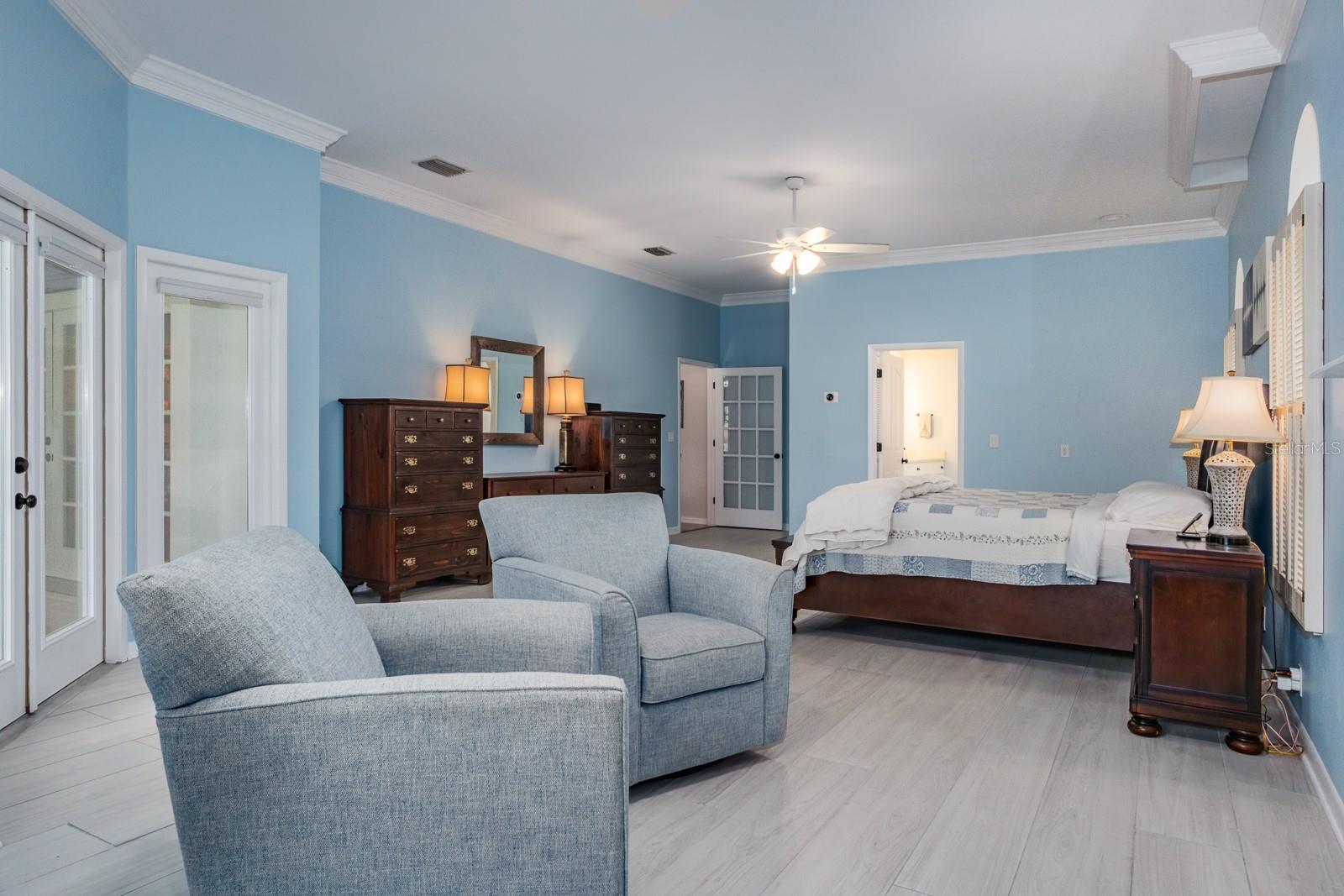 Image 43 of 90 For 110 Woodglen Court