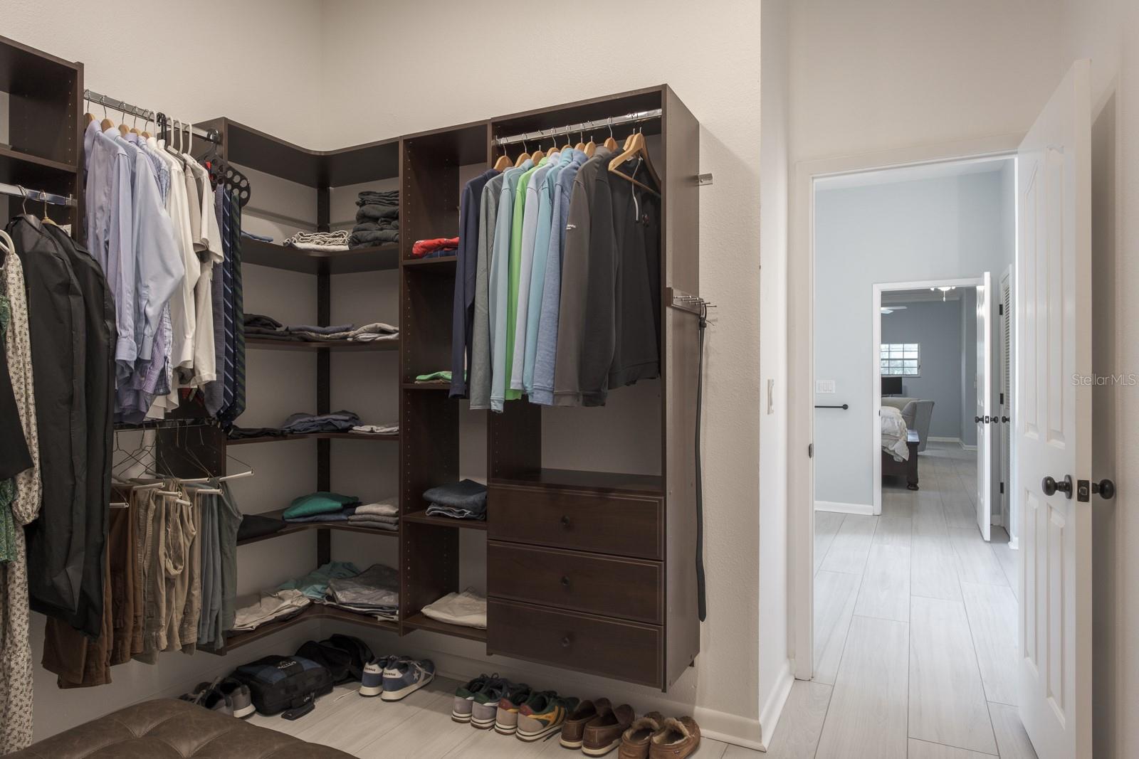 Image 51 of 90 For 110 Woodglen Court