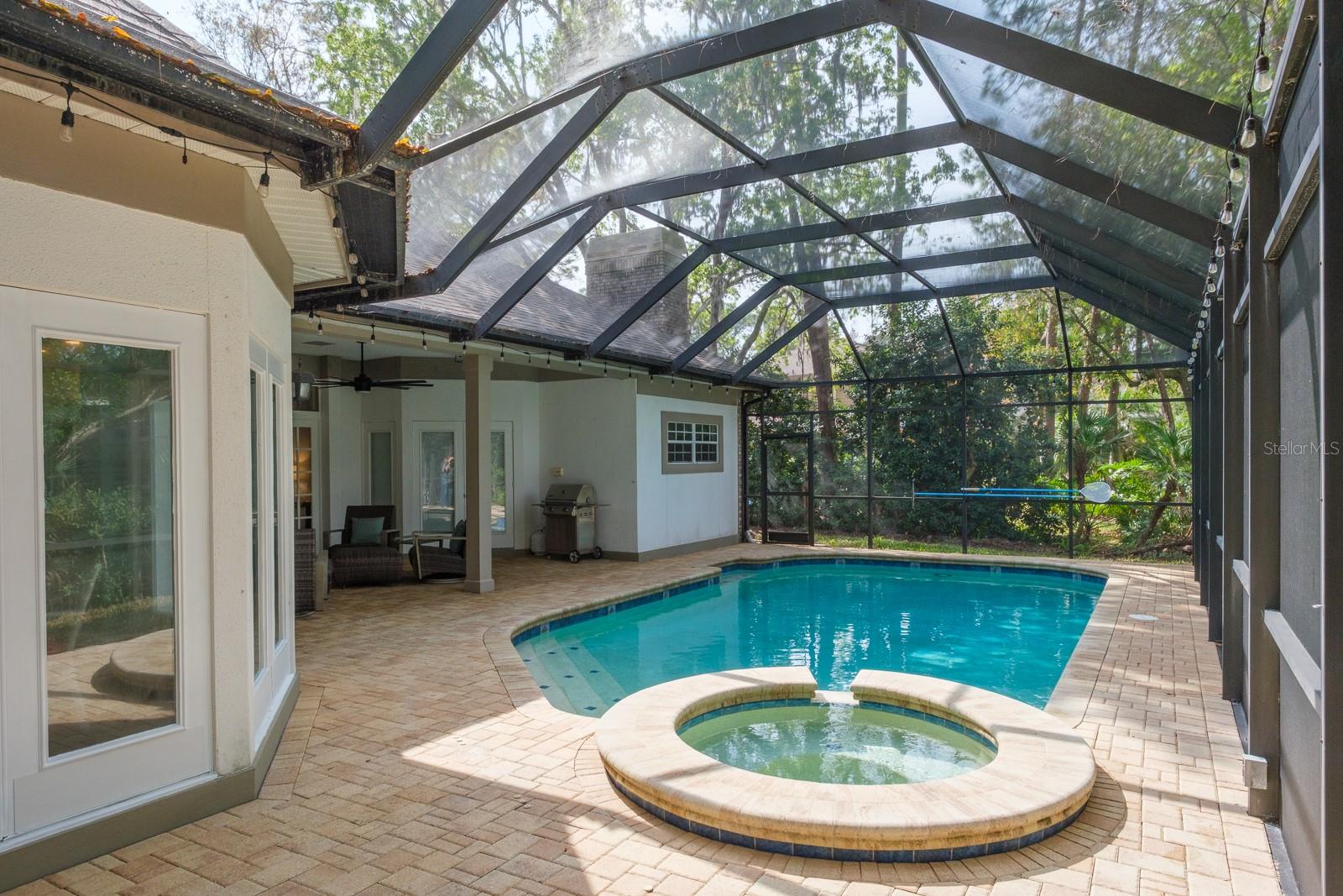 Image 65 of 90 For 110 Woodglen Court