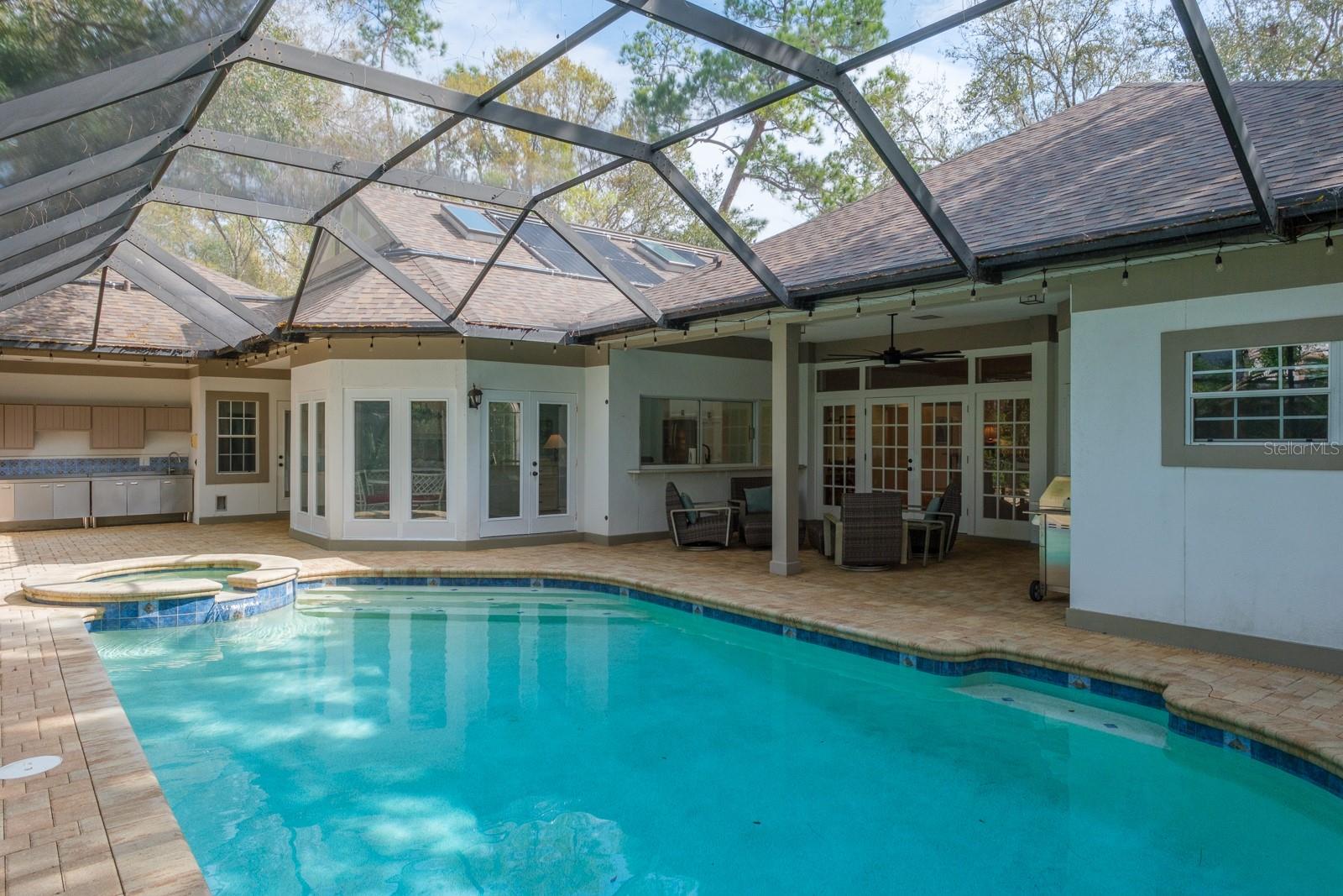 Image 66 of 90 For 110 Woodglen Court