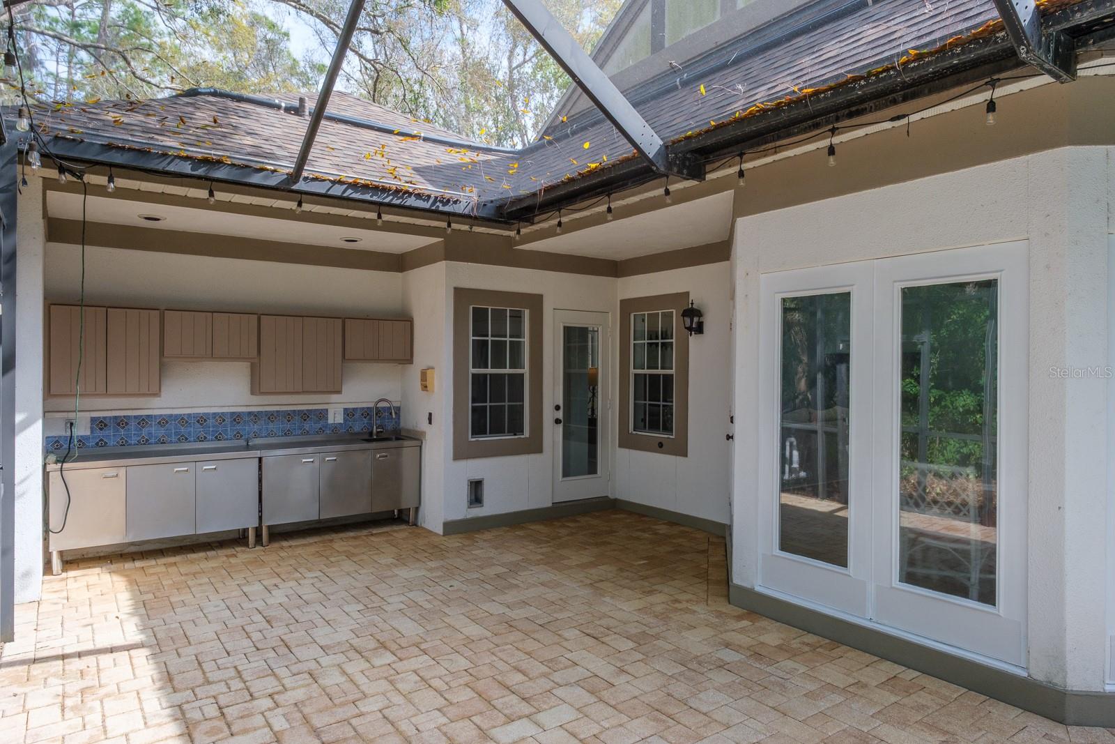 Image 69 of 90 For 110 Woodglen Court